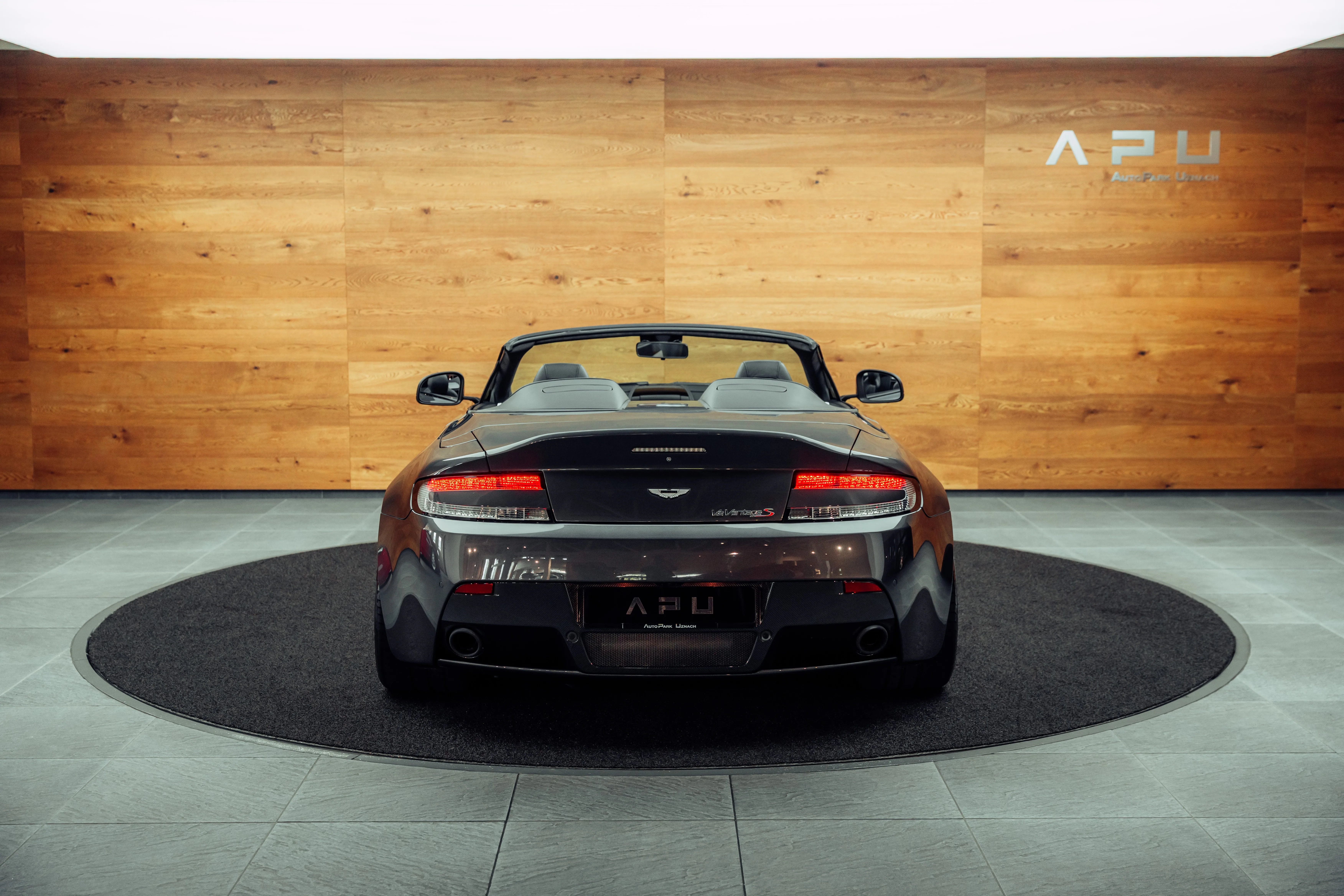 2019 Aston Martin V12 Vantage S Roadster, 17/30