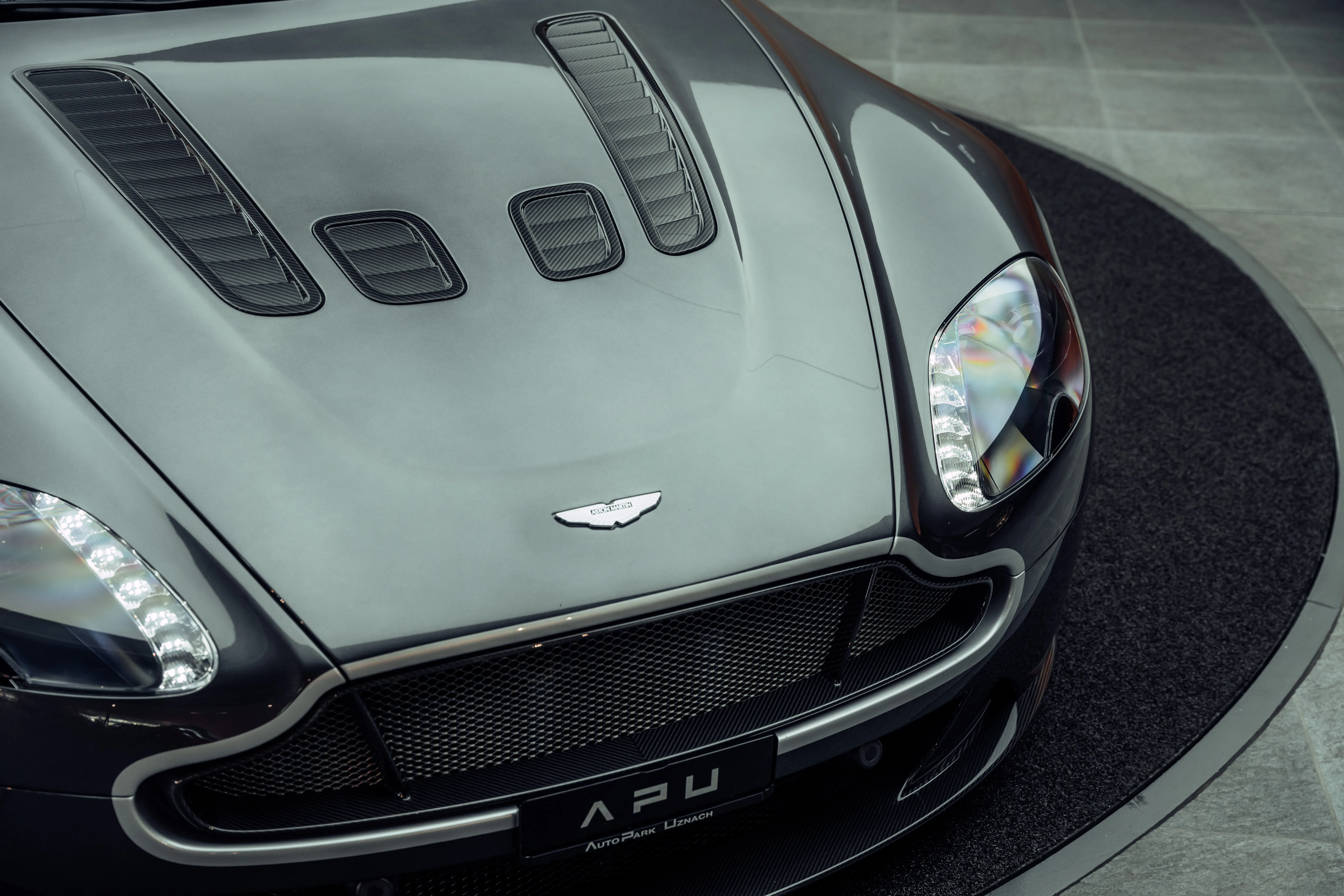 2019 Aston Martin V12 Vantage S Roadster, 27/30