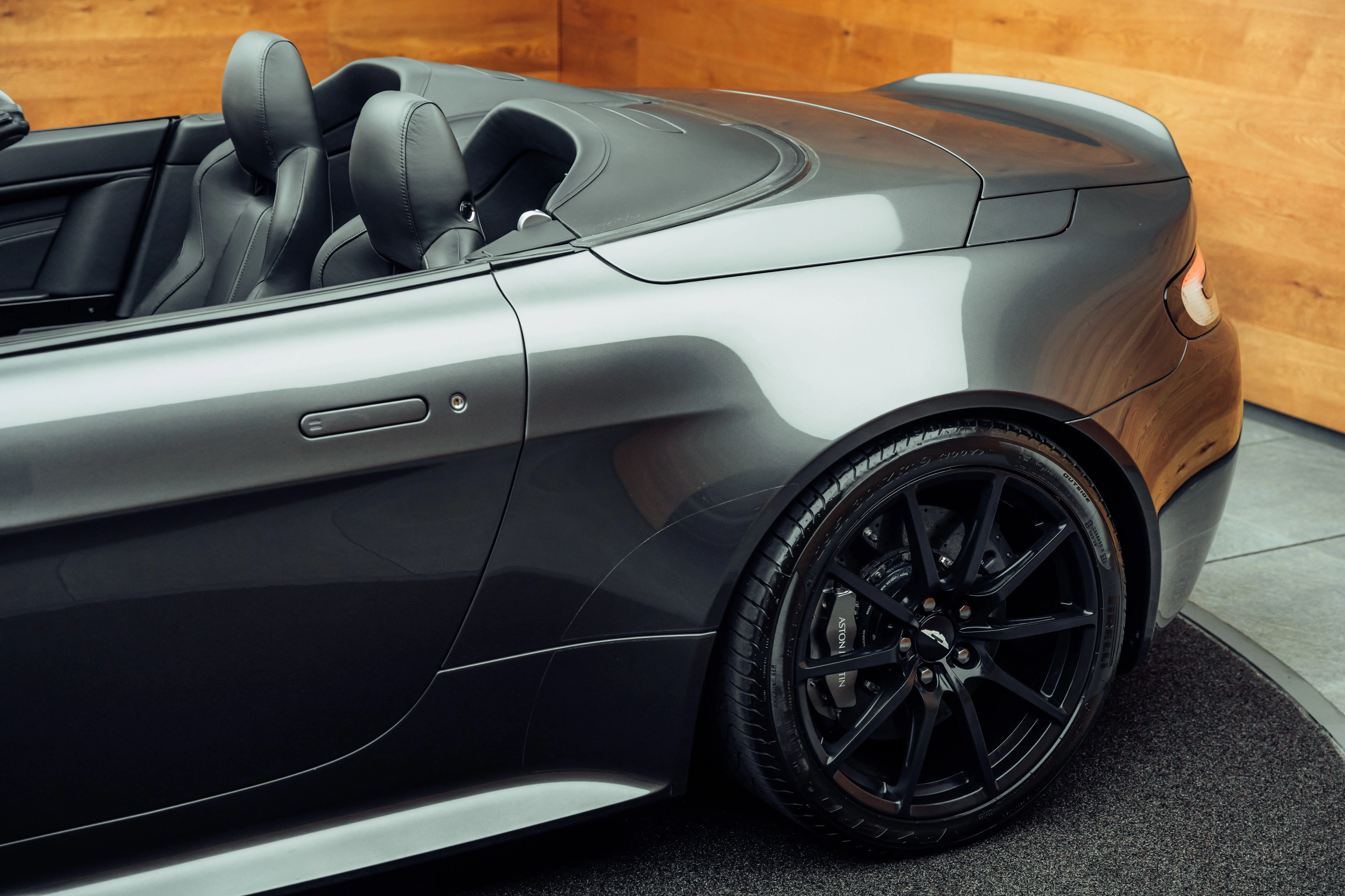 2019 Aston Martin V12 Vantage S Roadster, 30/30