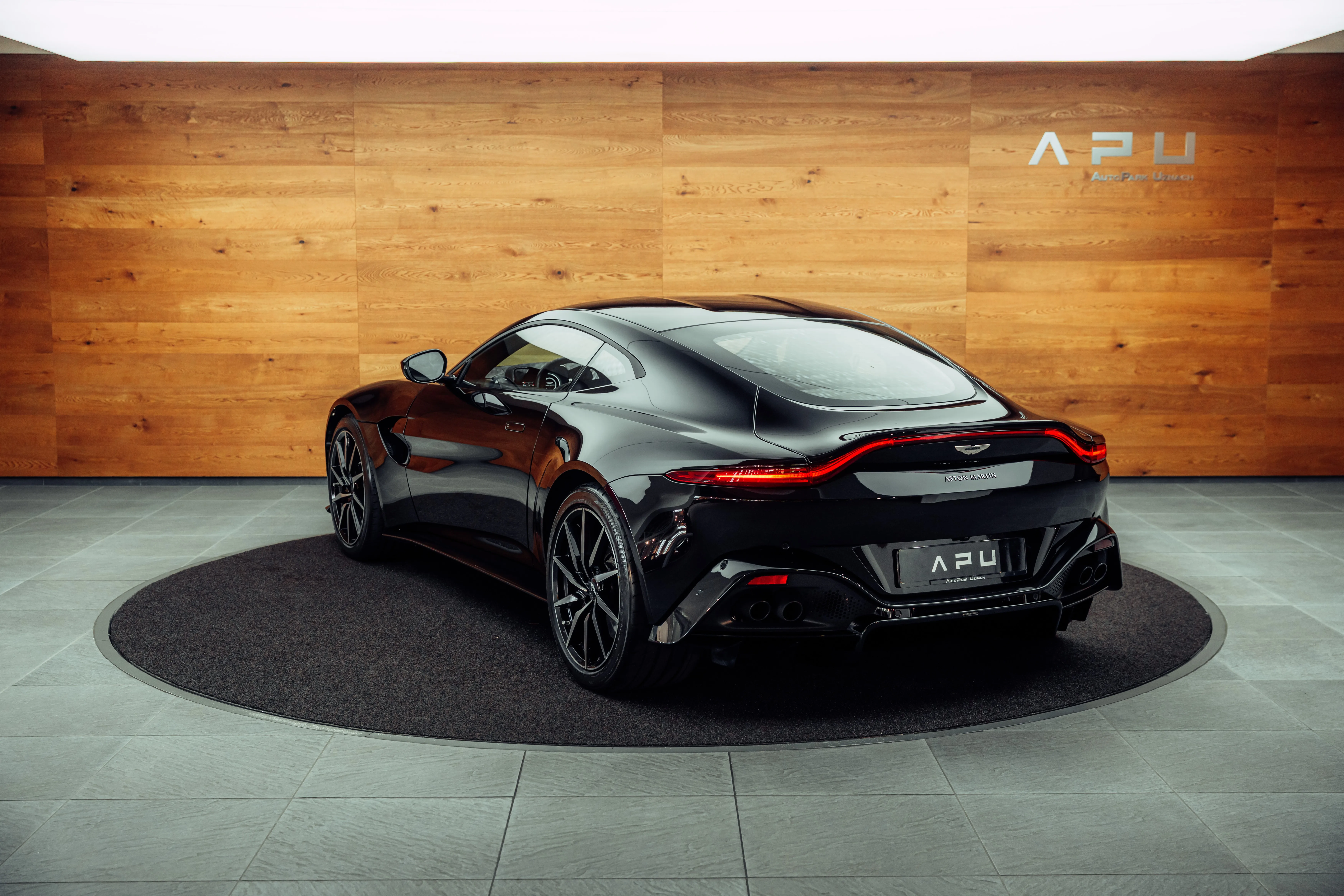 2019 Aston Martin V8 Vantage, 4/24