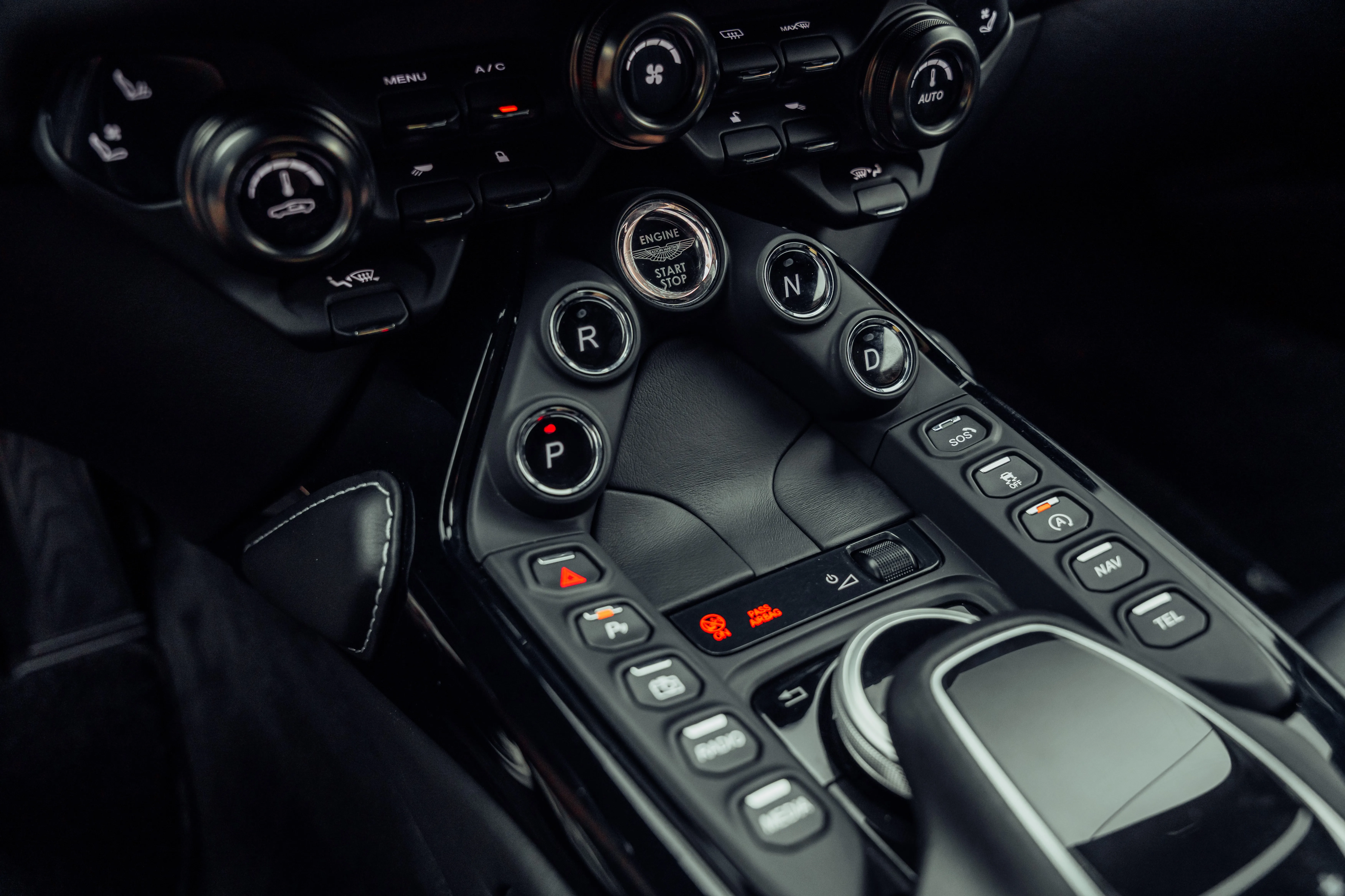 2019 Aston Martin V8 Vantage, 14/24