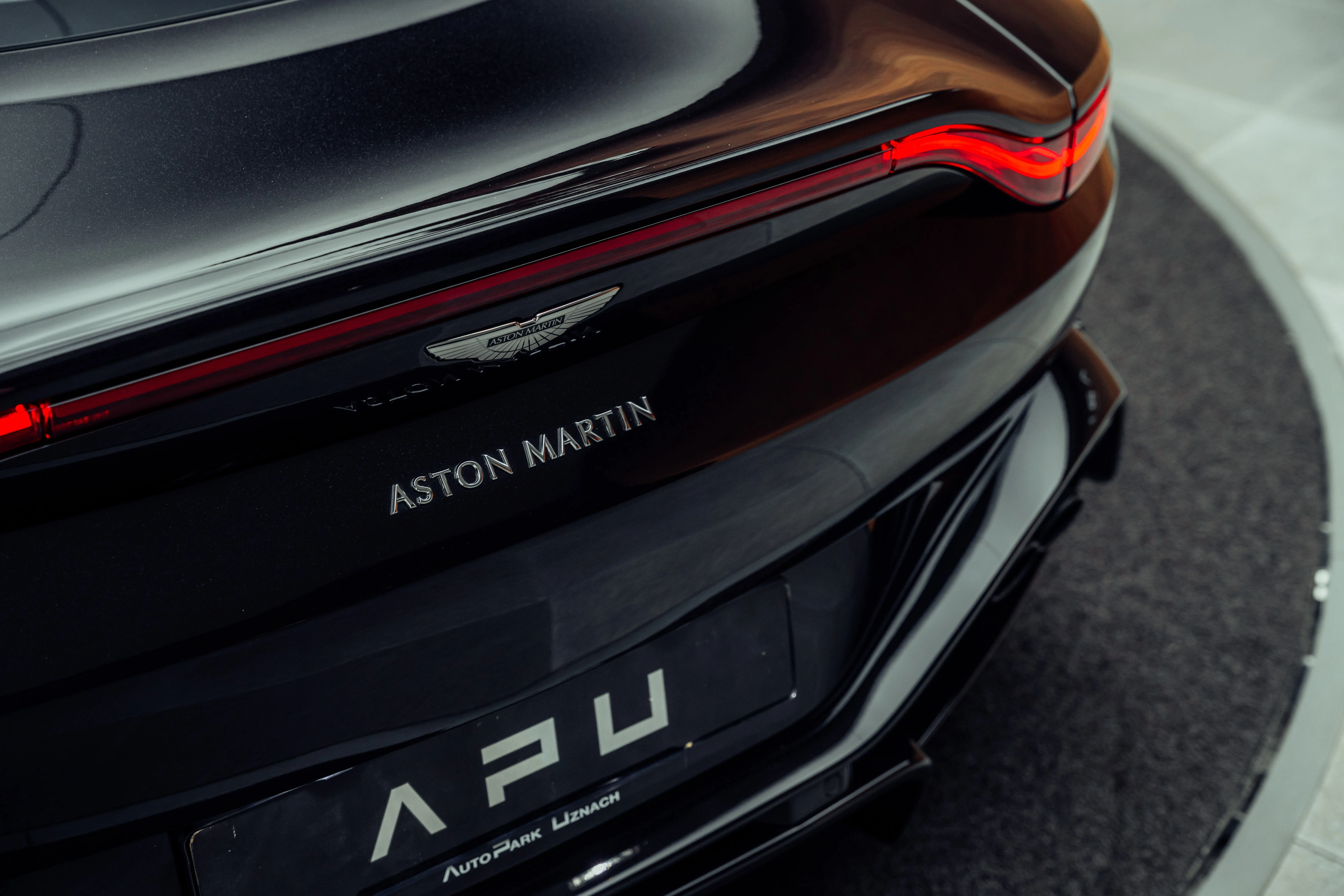 2019 Aston Martin V8 Vantage, 19/24