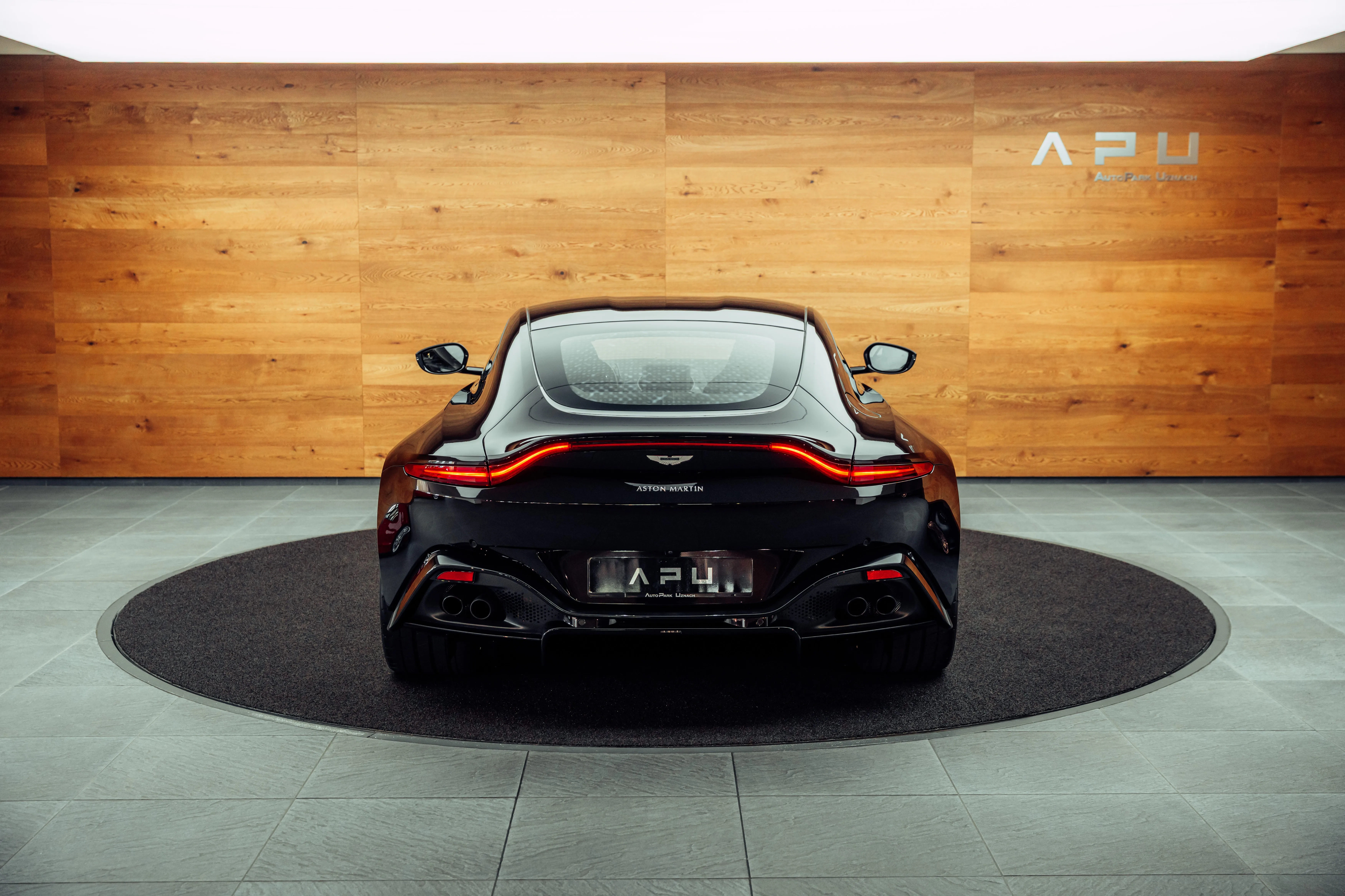 2019 Aston Martin V8 Vantage, 22/24