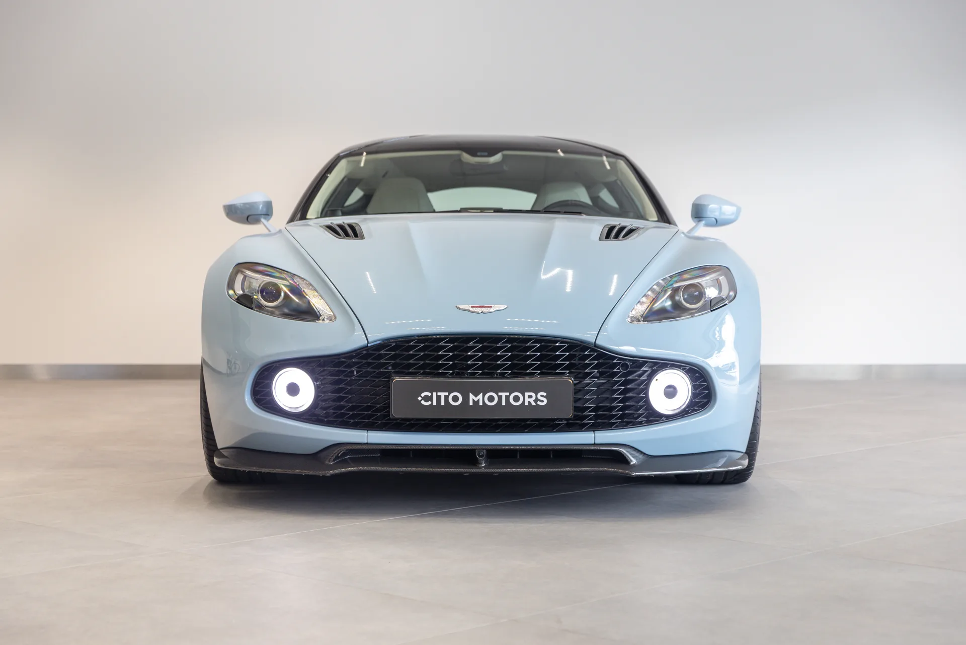 2019 Aston Martin Vanquish Zagato Shooting Brake, 2/30