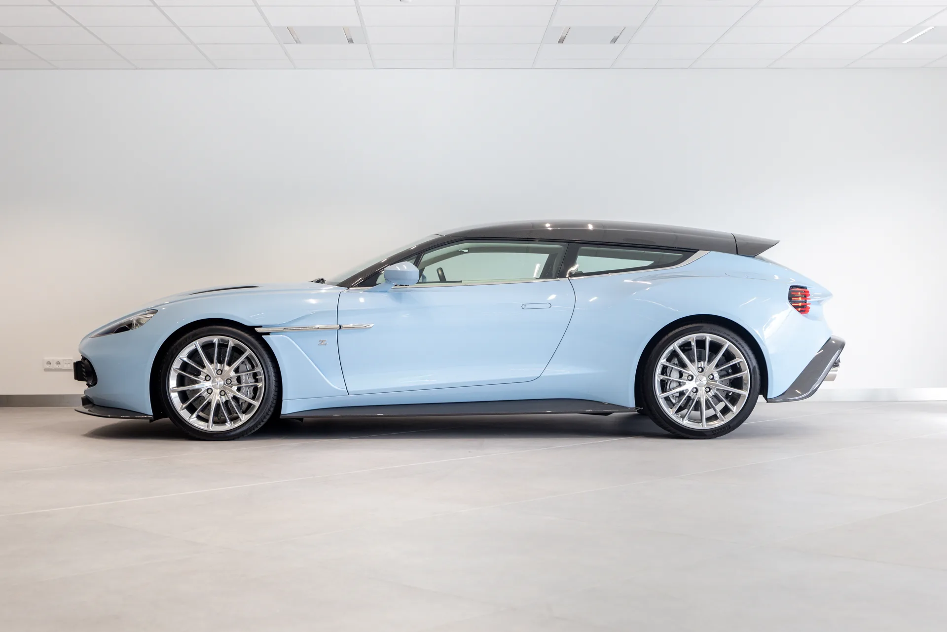 2019 Aston Martin Vanquish Zagato Shooting Brake, 5/30