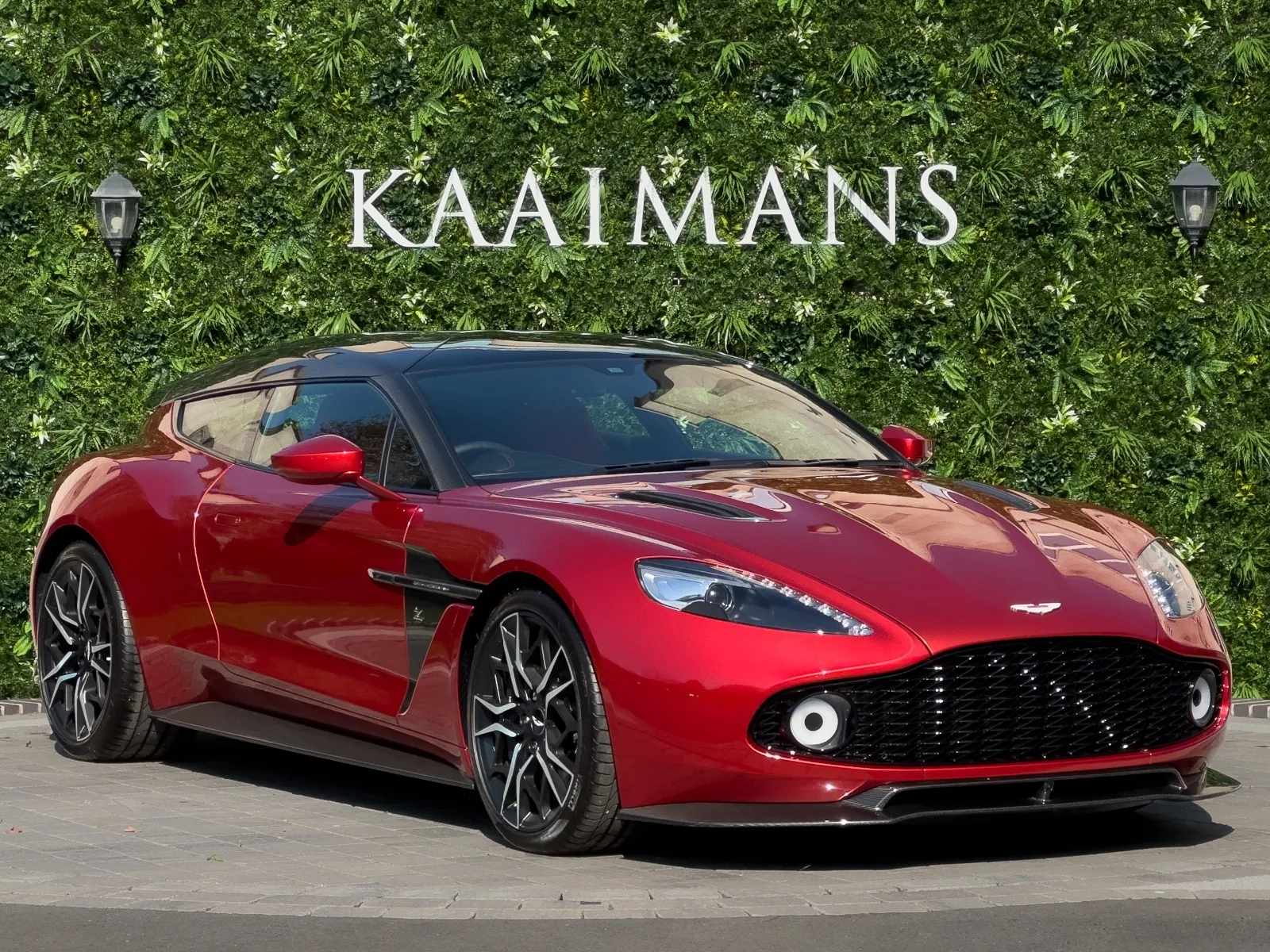 2019 Aston Martin Vanquish Zagato Shooting Brake angeboten von einem Fachhändler in Tollerton, Vereinigtes Königreich, Hauptfoto