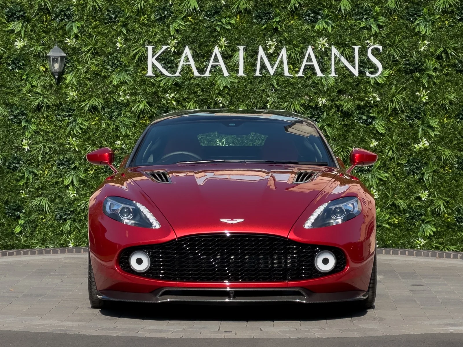 2019 Aston Martin Vanquish Zagato Shooting Brake, 2/30