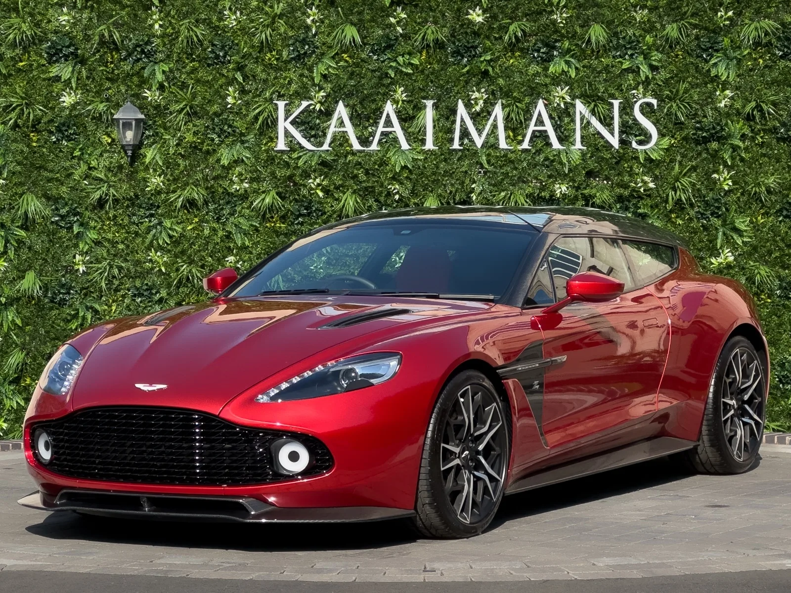 2019 Aston Martin Vanquish Zagato Shooting Brake, 3/30