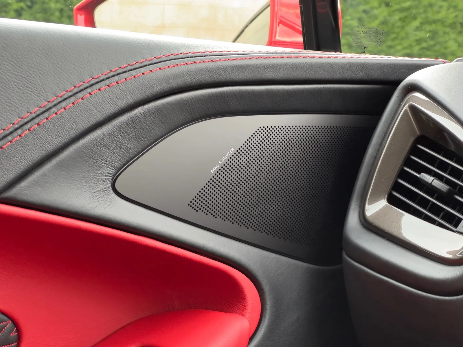 2019 Aston Martin Vanquish Zagato Shooting Brake, 21/30