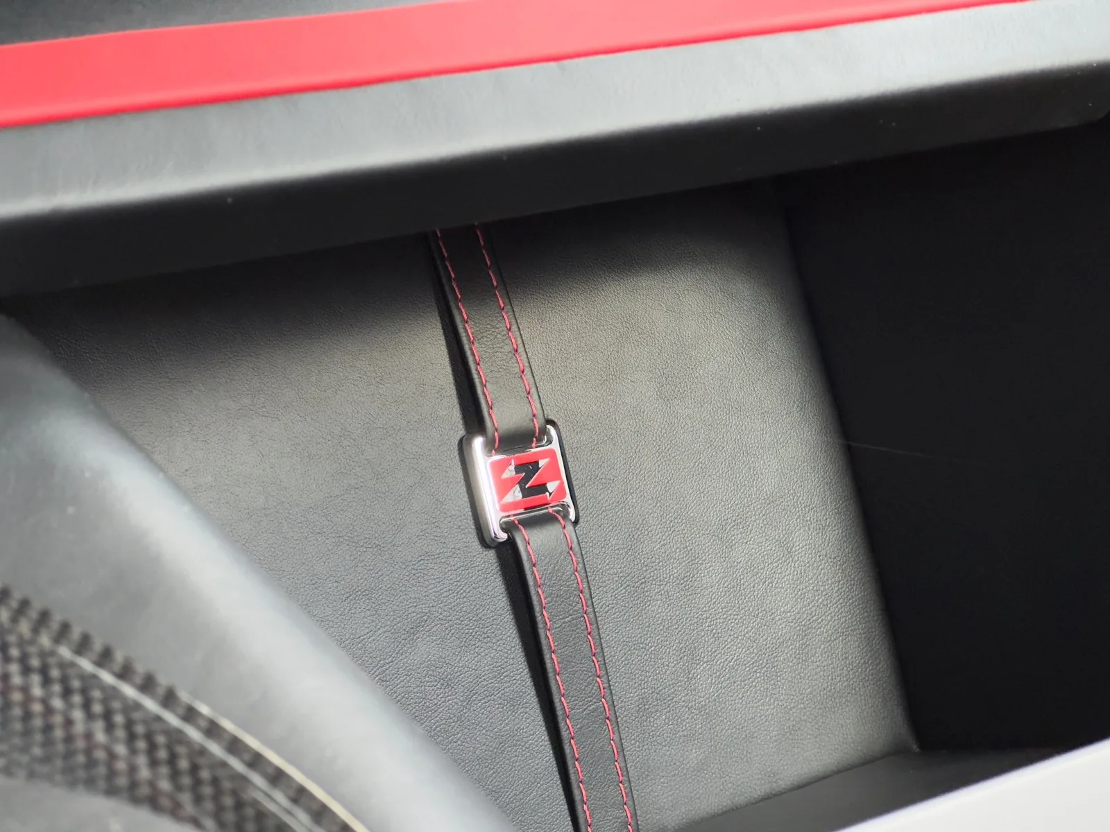 2019 Aston Martin Vanquish Zagato Shooting Brake, 25/30