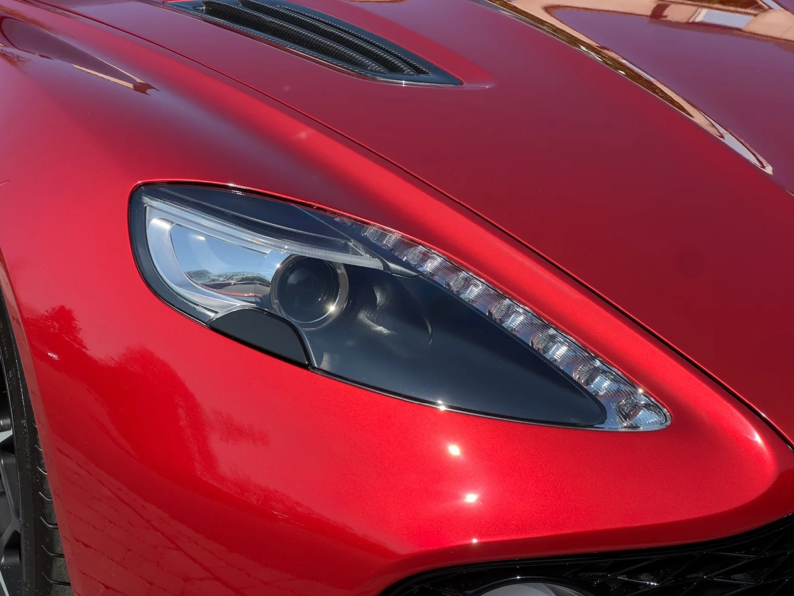 2019 Aston Martin Vanquish Zagato Shooting Brake, 30/30