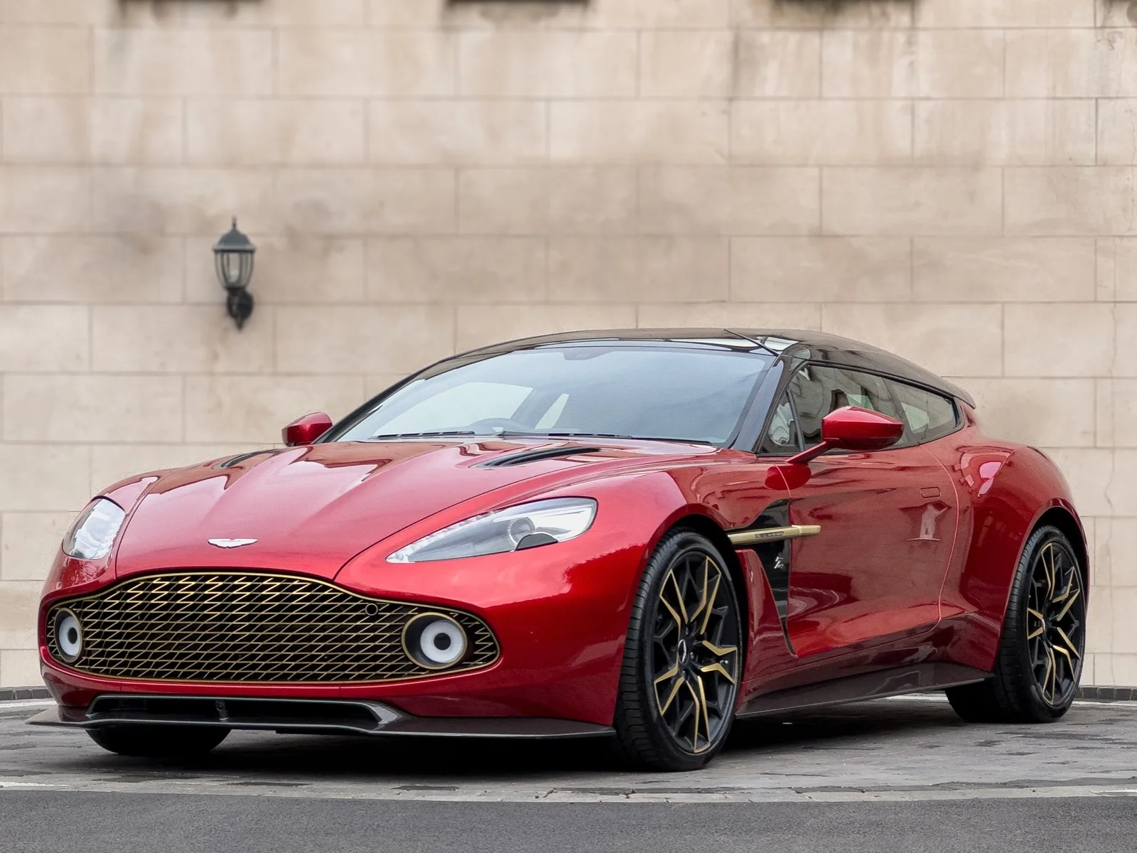 2019 Aston Martin Vanquish Zagato Shooting Brake, 3/30