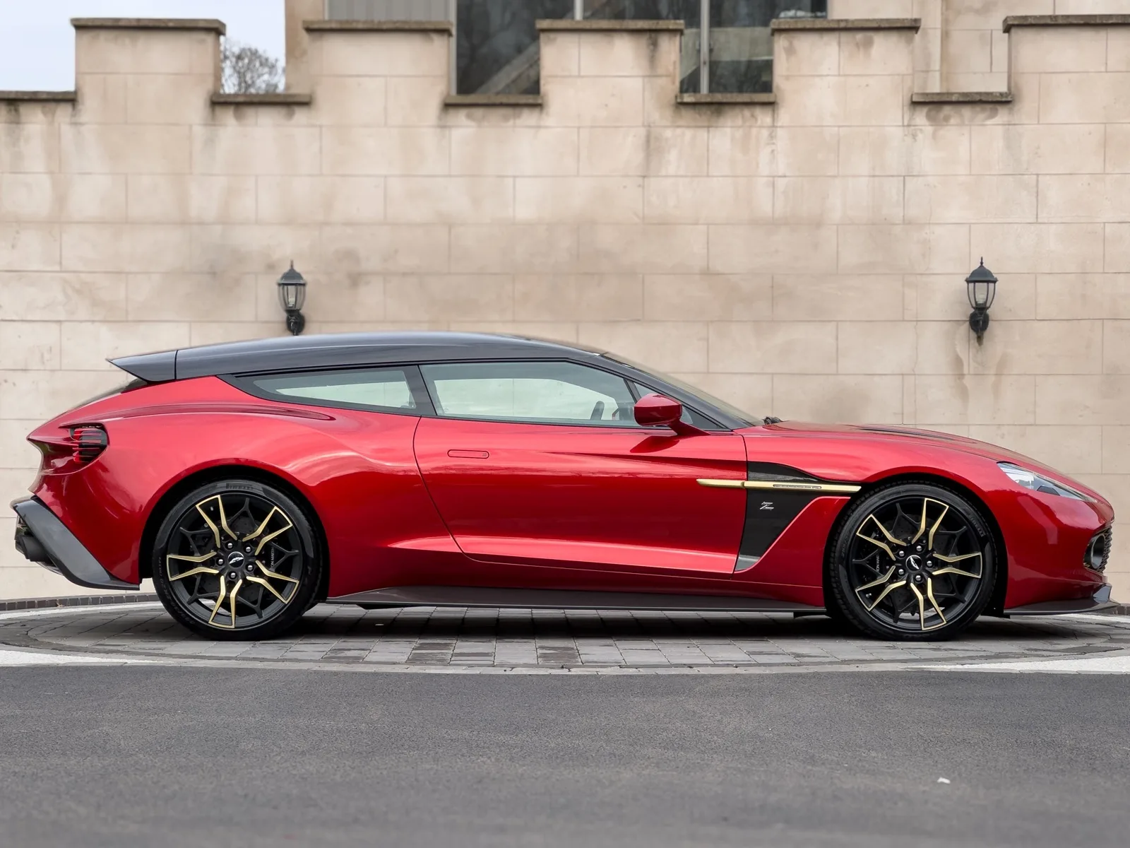 2019 Aston Martin Vanquish Zagato Shooting Brake, 4/30