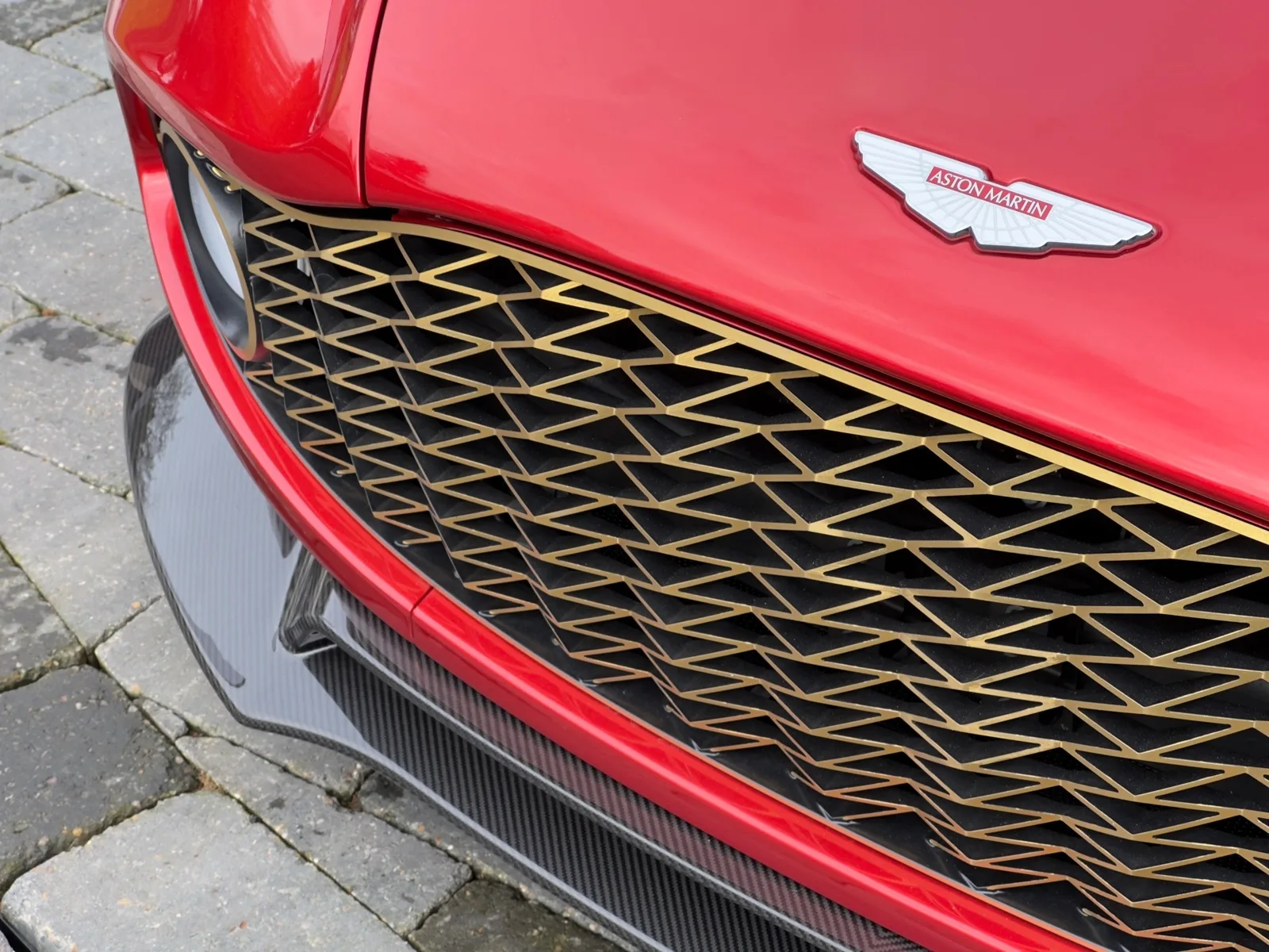 2019 Aston Martin Vanquish Zagato Shooting Brake, 9/30