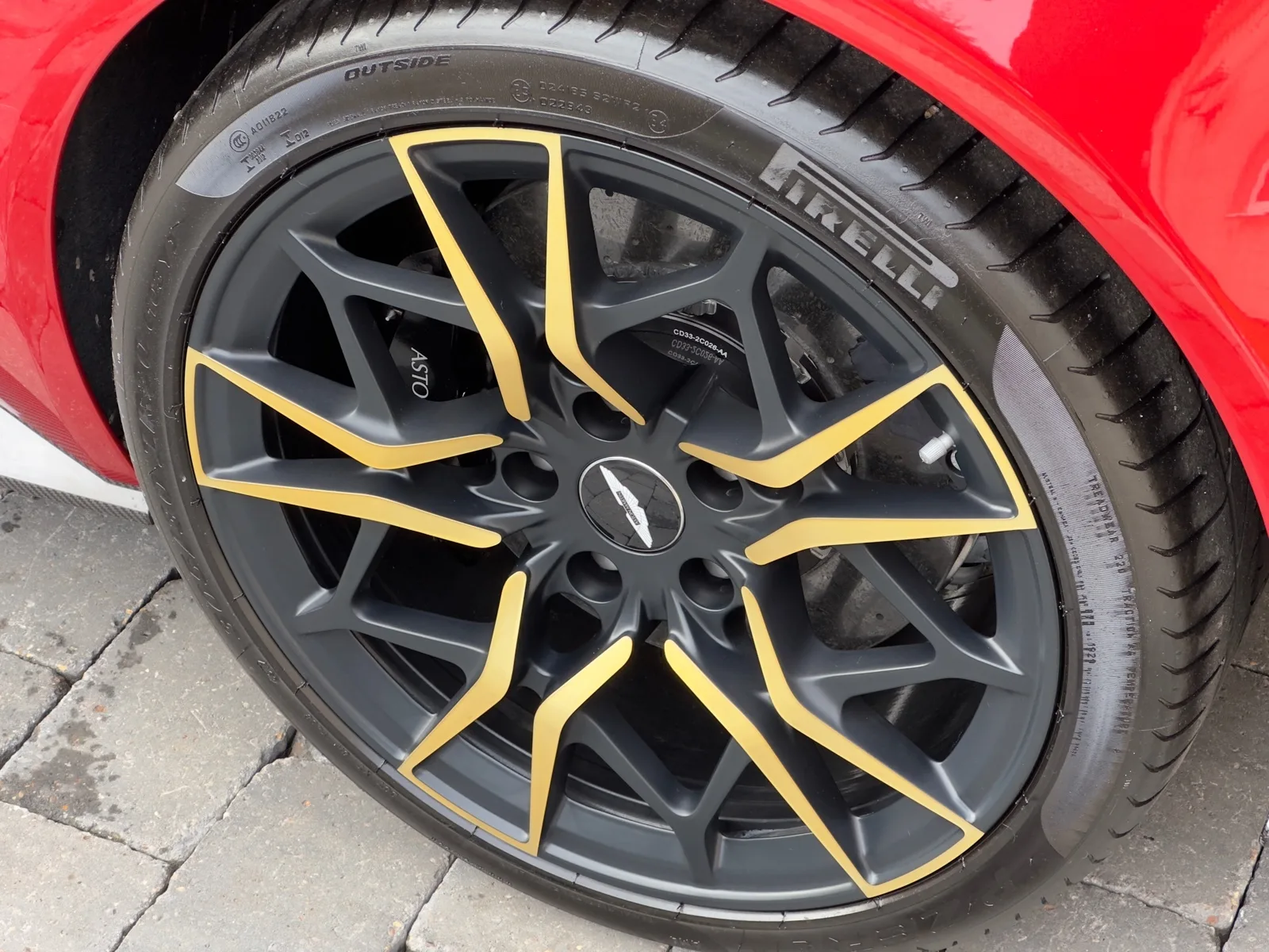2019 Aston Martin Vanquish Zagato Shooting Brake, 19/30