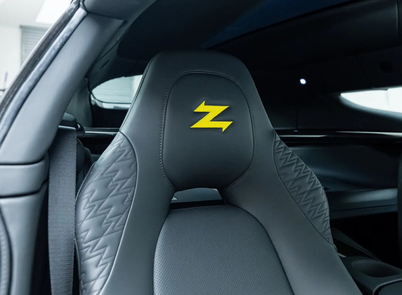 2019 Aston Martin Vanquish Zagato Shooting Brake offered by a specialist dealer in Banstead, United Kingdom, photo 16 of 25