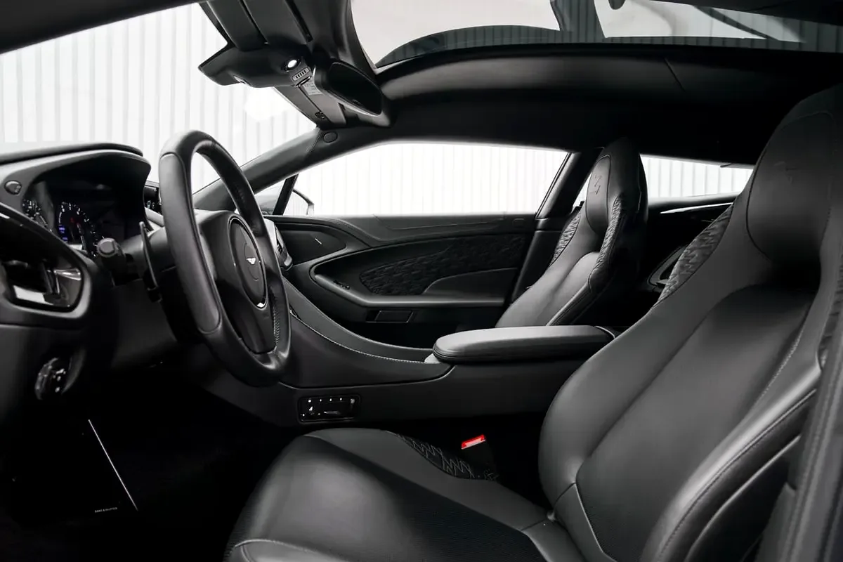 2019 Aston Martin Vanquish Zagato, 13/14