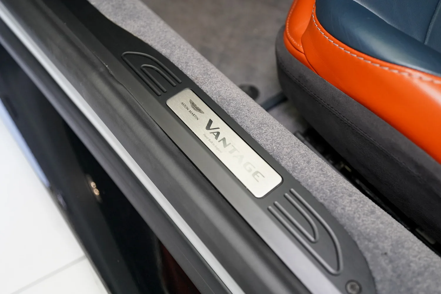 2019 Aston Martin Vantage, 2/14