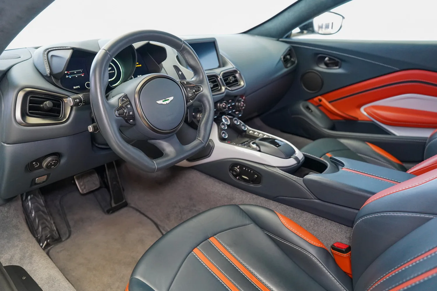 2019 Aston Martin Vantage, 3/14