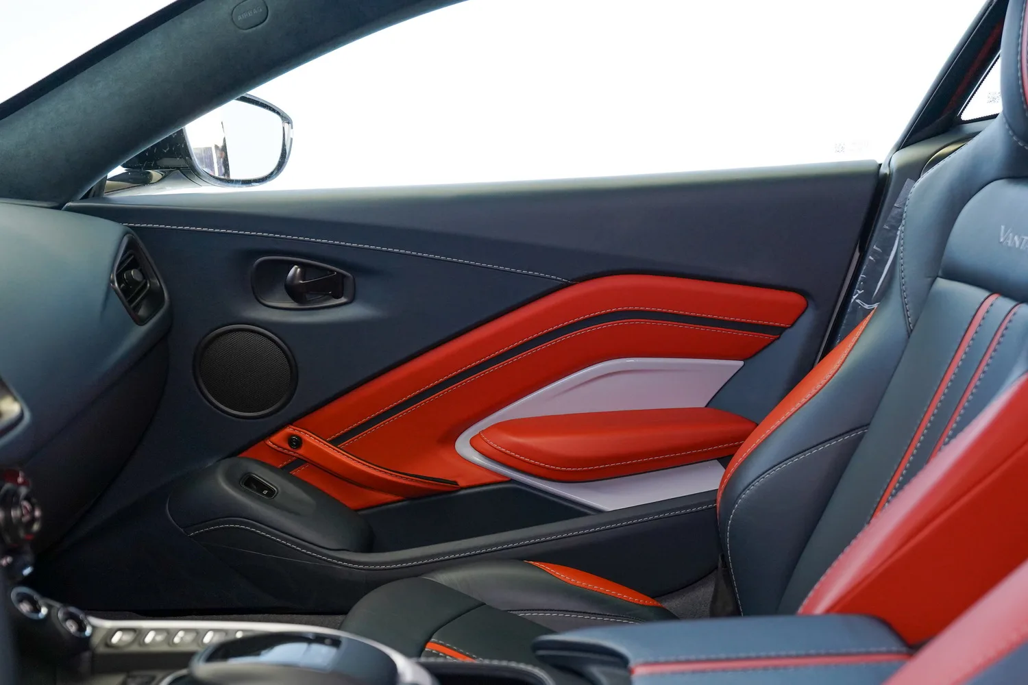 2019 Aston Martin Vantage, 4/14