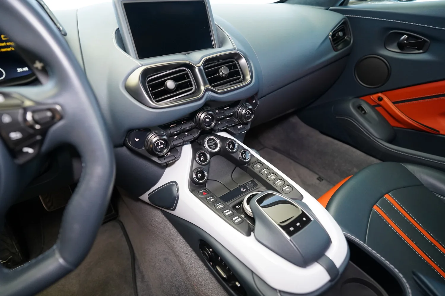 2019 Aston Martin Vantage, 6/14