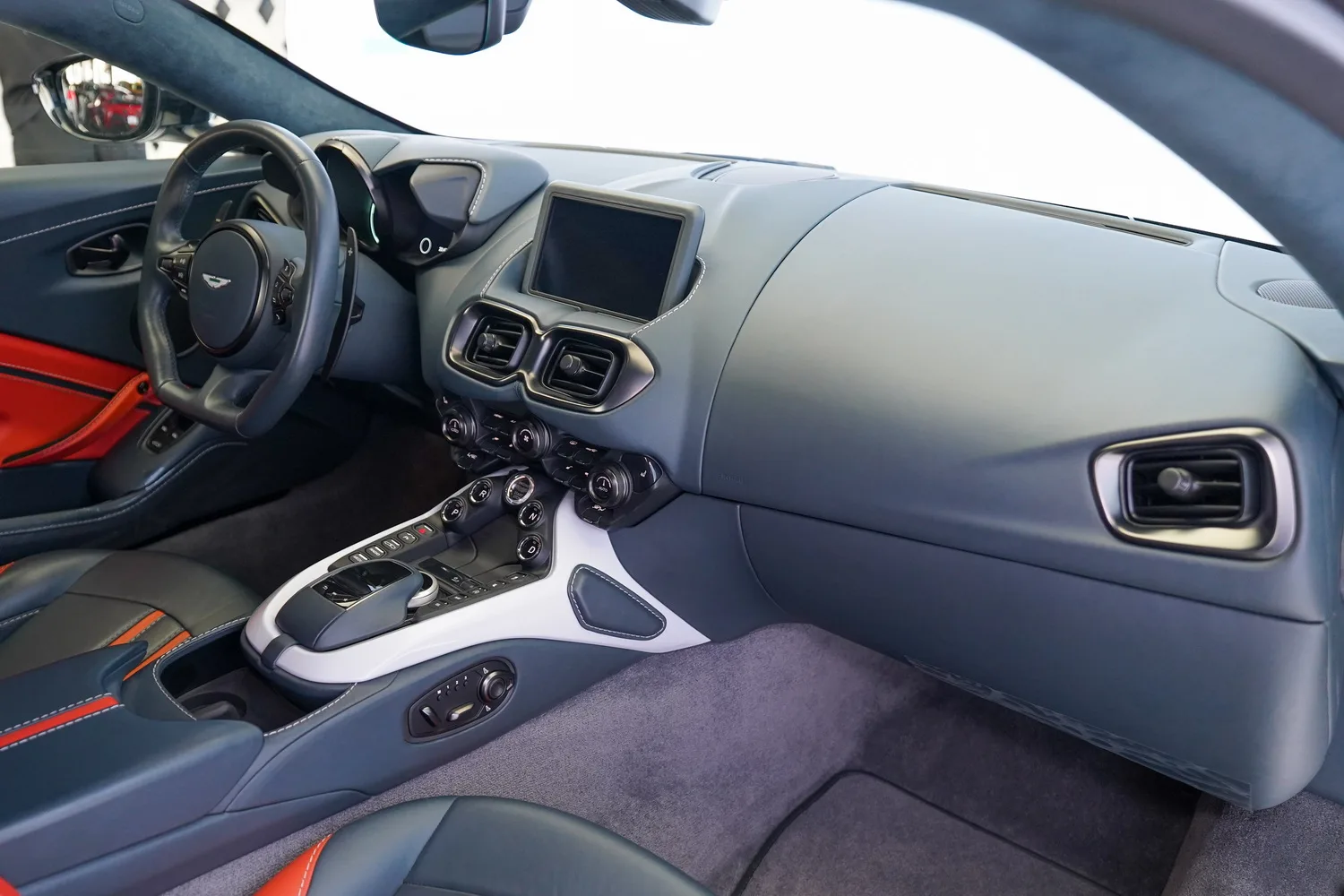 2019 Aston Martin Vantage, 7/14