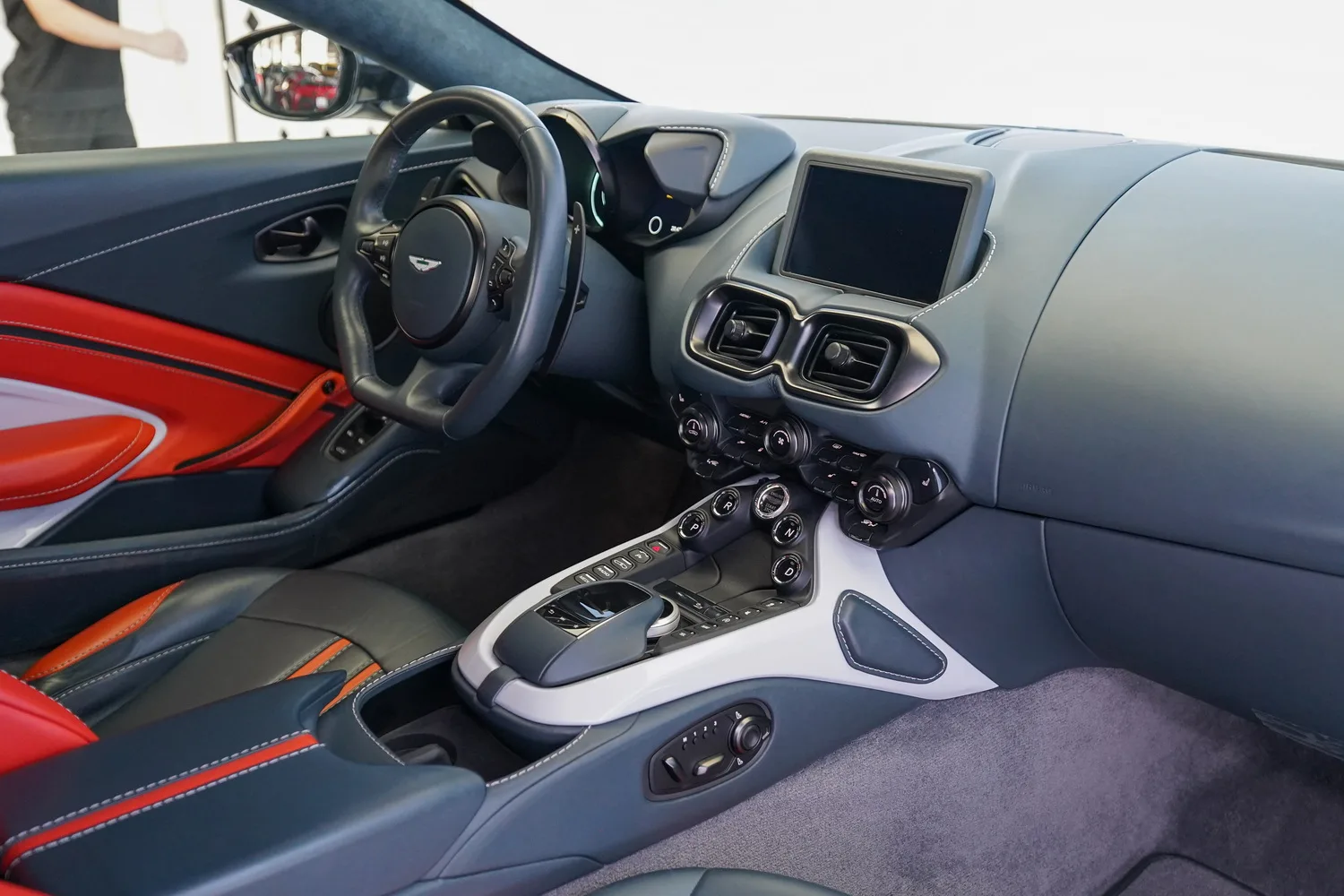 2019 Aston Martin Vantage, 8/14