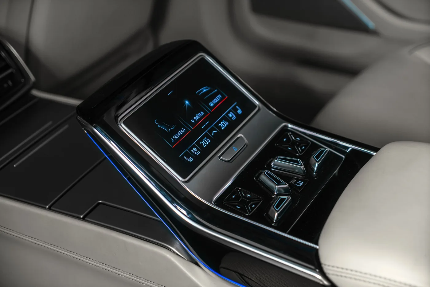 2019 Audi A8 50 TDI L proposée par un concessionnaire spécialisé à Ostrava, Tchéquie, photo 19 sur 25