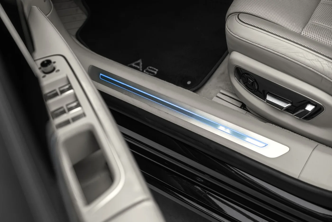 2019 Audi A8 50 TDI L proposée par un concessionnaire spécialisé à Ostrava, Tchéquie, photo 21 sur 25