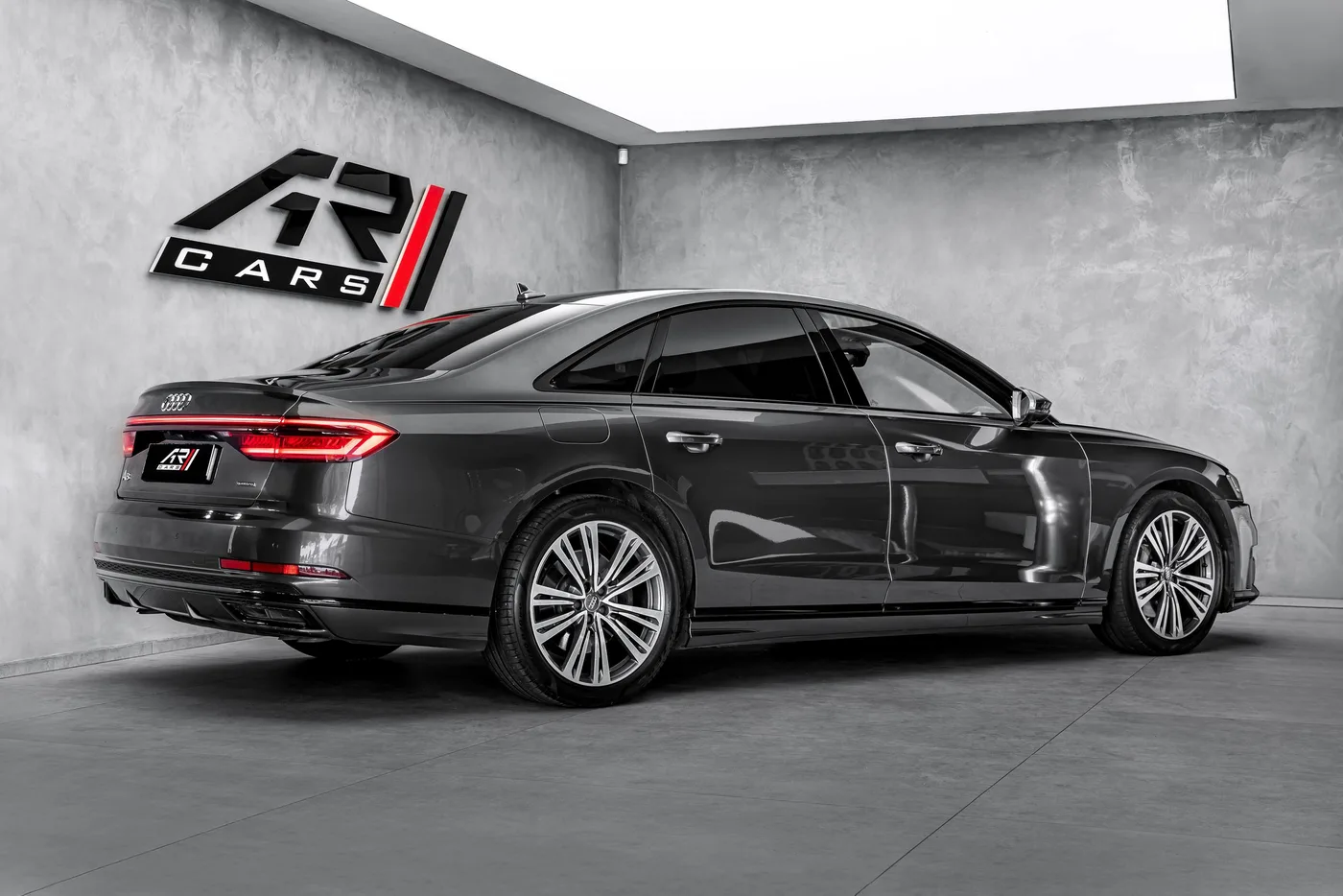 2019 Audi A8 55 TFSI angeboten von einem Fachhändler in Ostrava, Tschechien, Foto 5 von 21