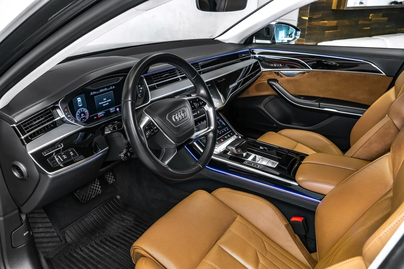 2019 Audi A8 55 TFSI angeboten von einem Fachhändler in Ostrava, Tschechien, Foto 10 von 21