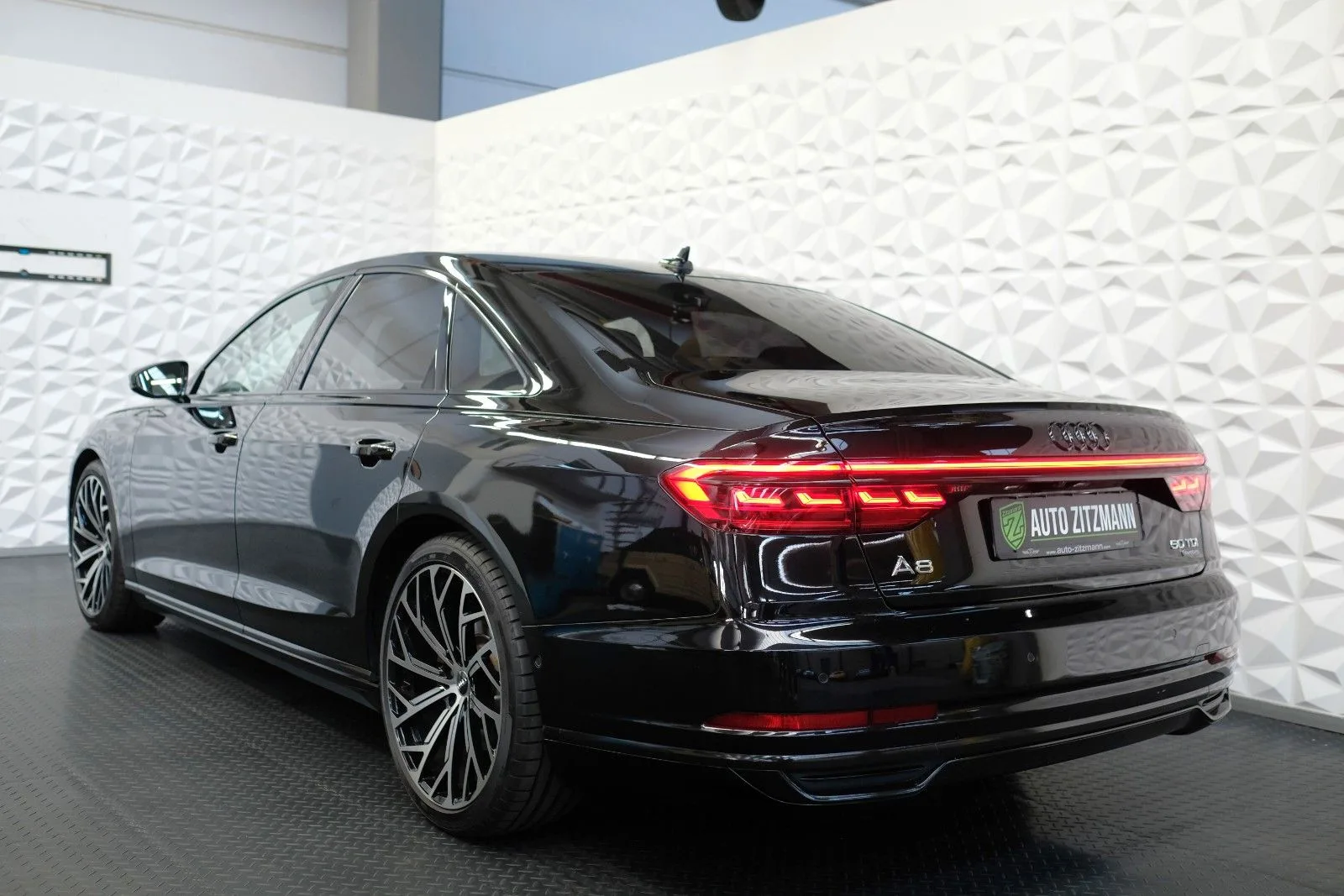 2019 Audi A8, 6/30