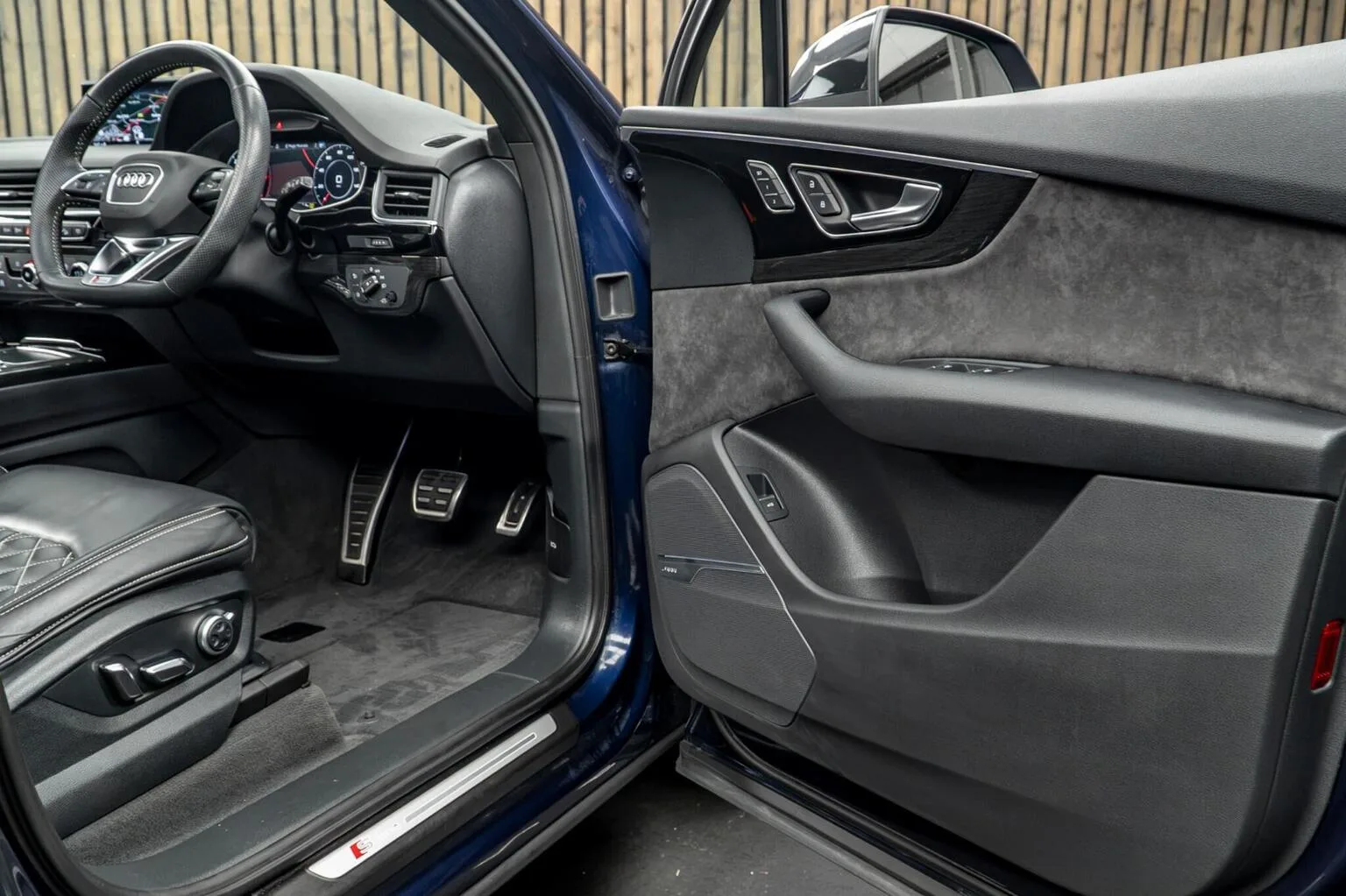 2019 Audi Q7 Black Edition, 30/30