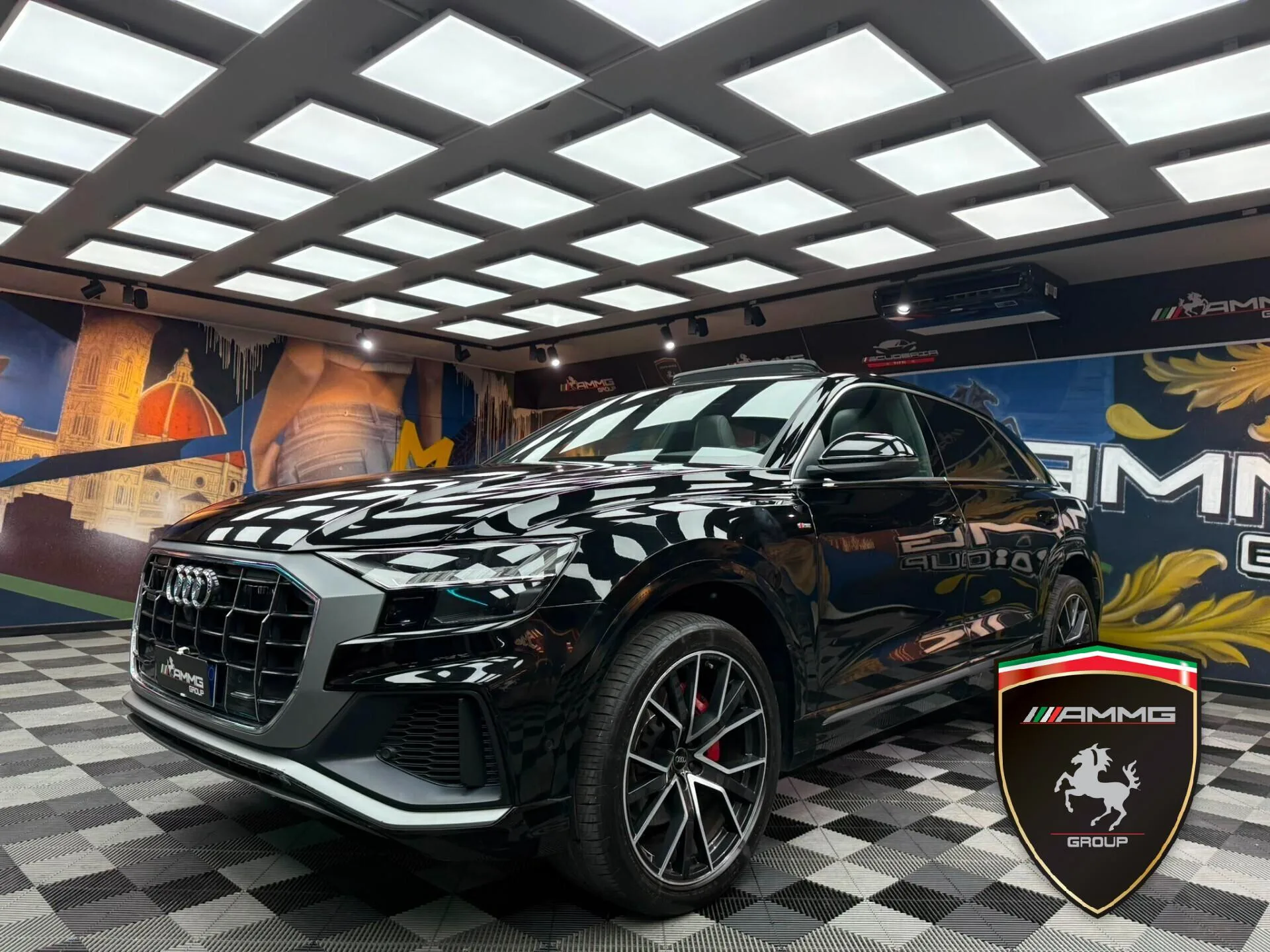 2019 Audi Q8 50 TDI Sport offered by a specialist dealer in Calenzano, Italy, main photo