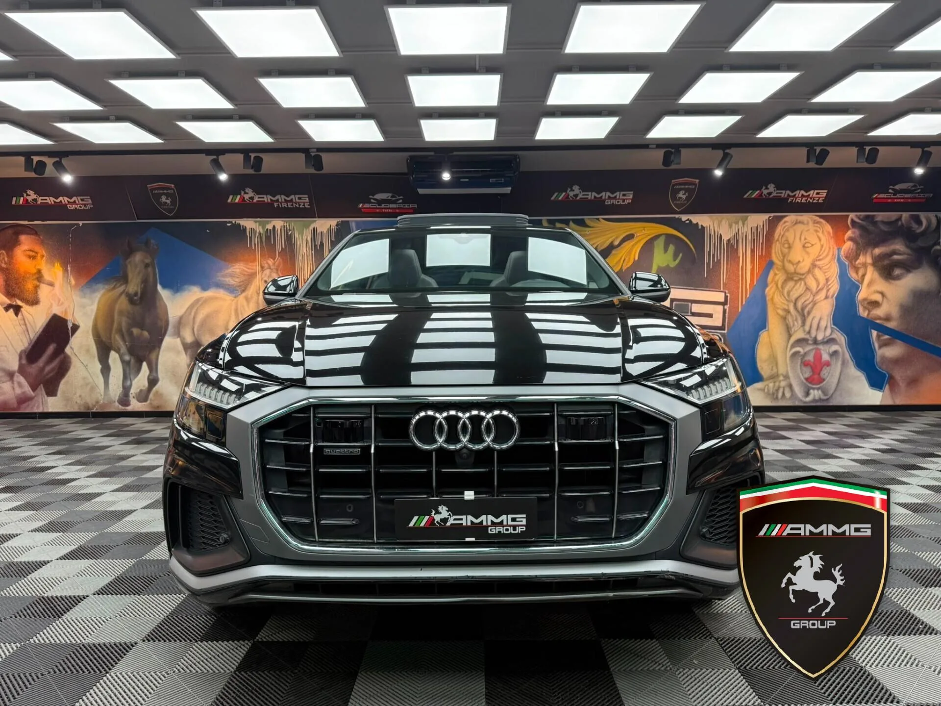 2019 Audi Q8 50 TDI Sport, 2/15