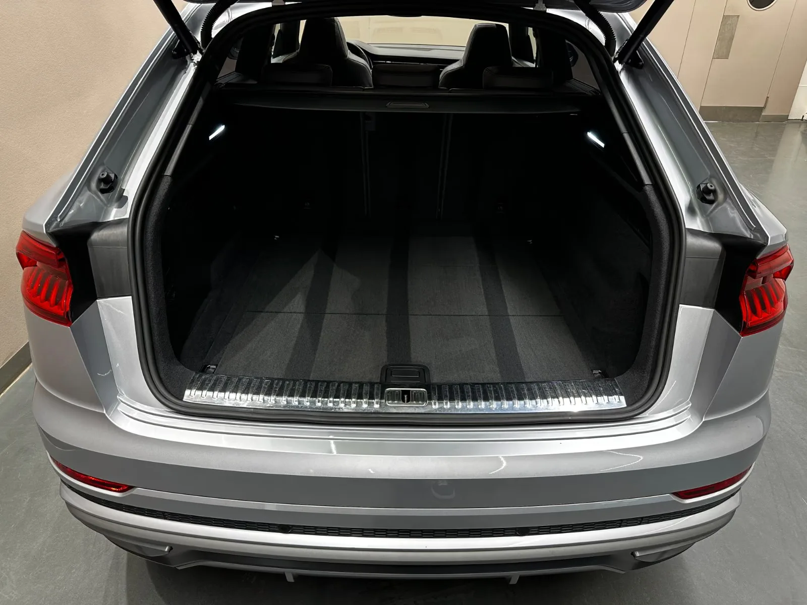 2019 Audi Q8 50 TDI quattro, 18/30