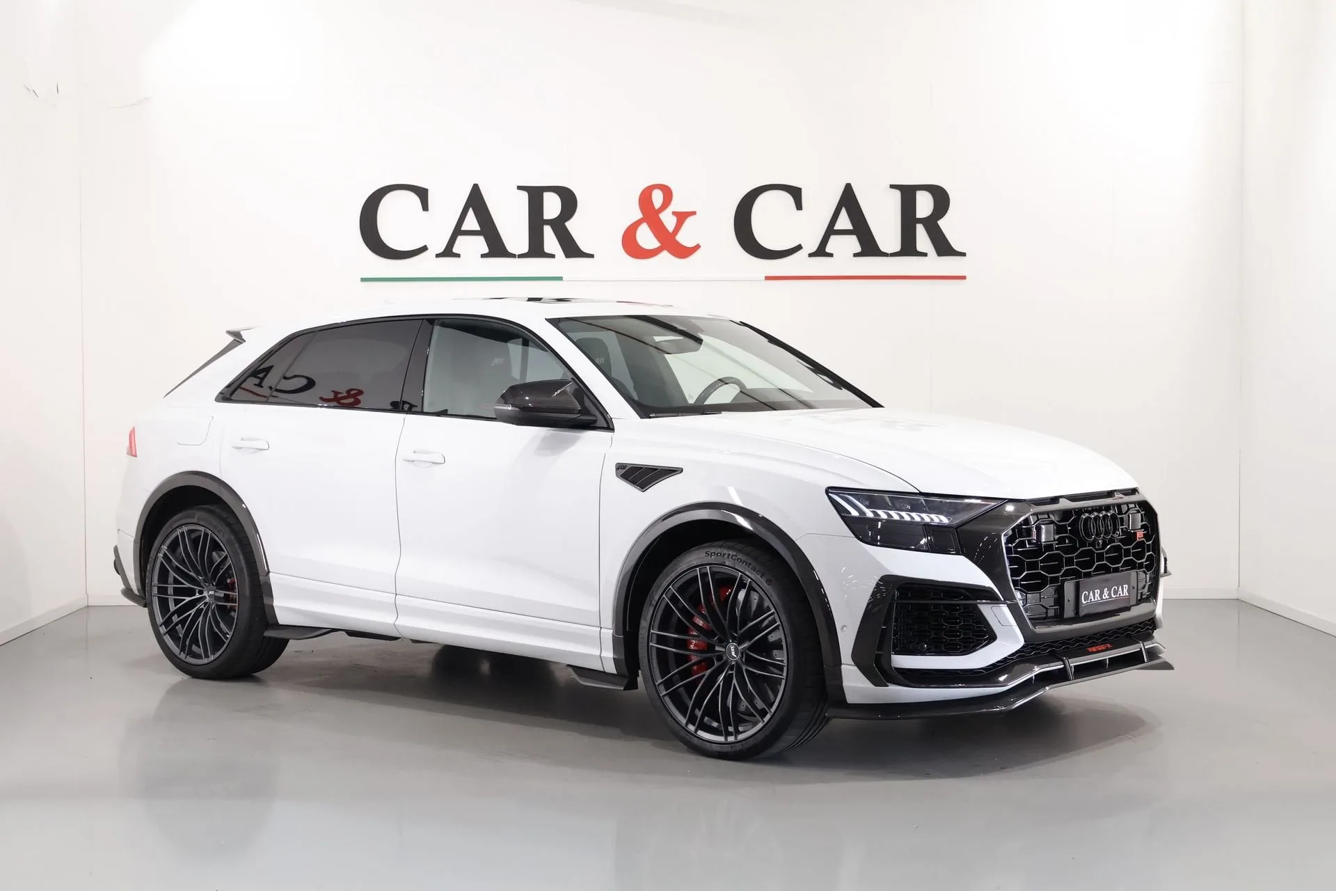 2019 Audi RS Q8 angeboten von einem Supersportwagenhändler in Zibido San Giacomo, Italien, Hauptfoto