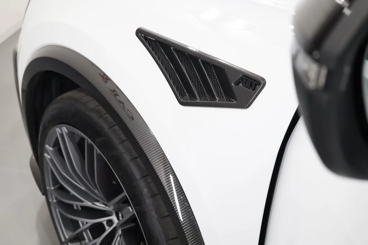 2019 Audi RS Q8 angeboten von einem Supersportwagenhändler in Zibido San Giacomo, Italien, Foto 9 von 25