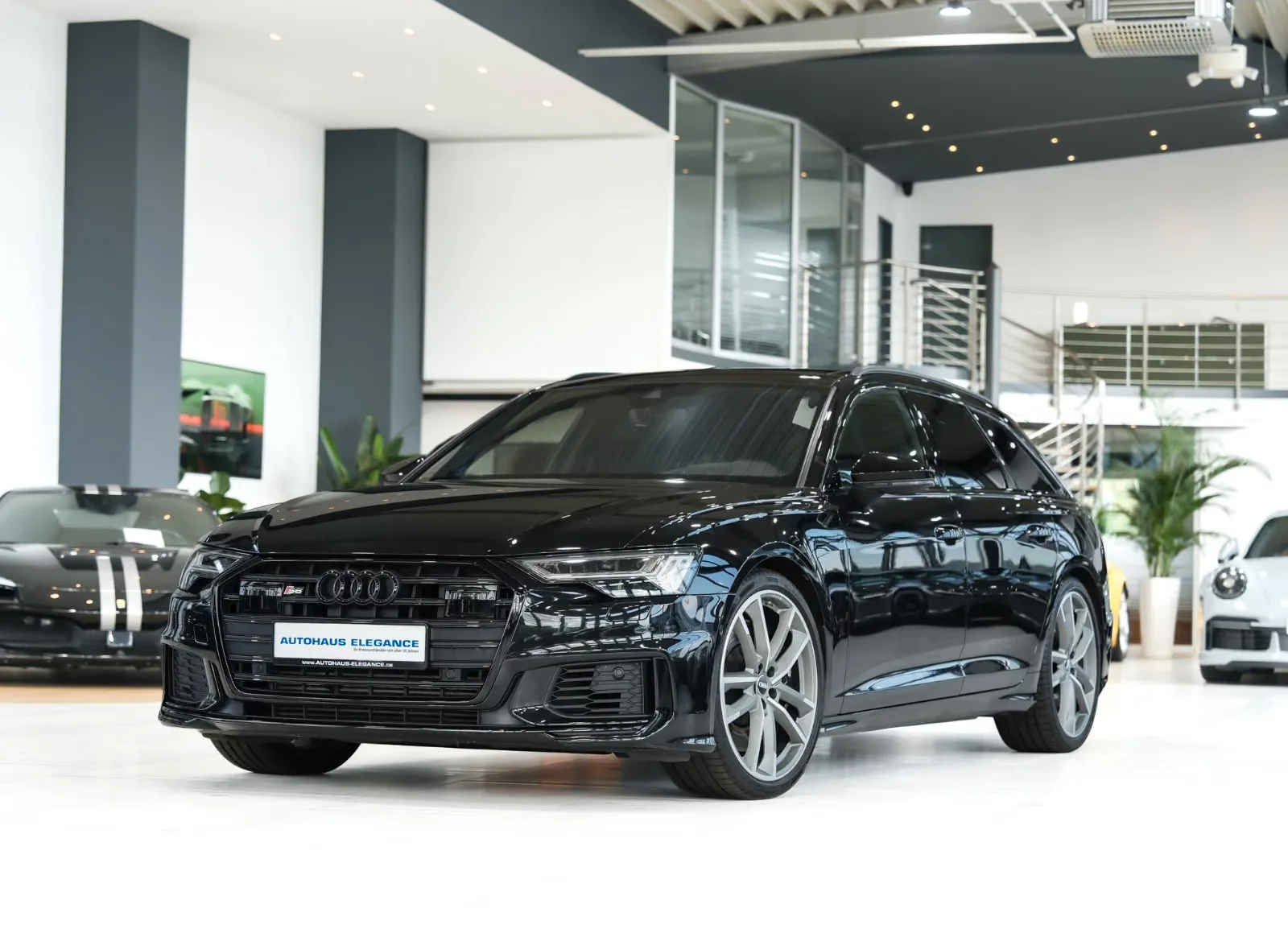 2019 Audi S6 Avant proposta da un concessionario specializzato a Colonia, Germania, foto principale