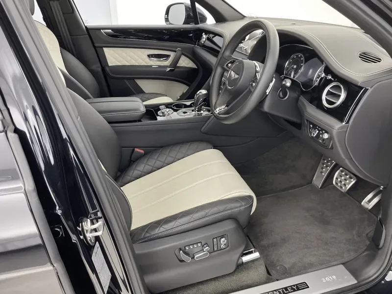 2019 Bentley Bentayga, 18/26