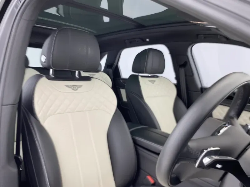 2019 Bentley Bentayga, 21/26