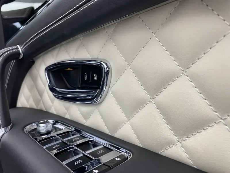 2019 Bentley Bentayga, 23/26