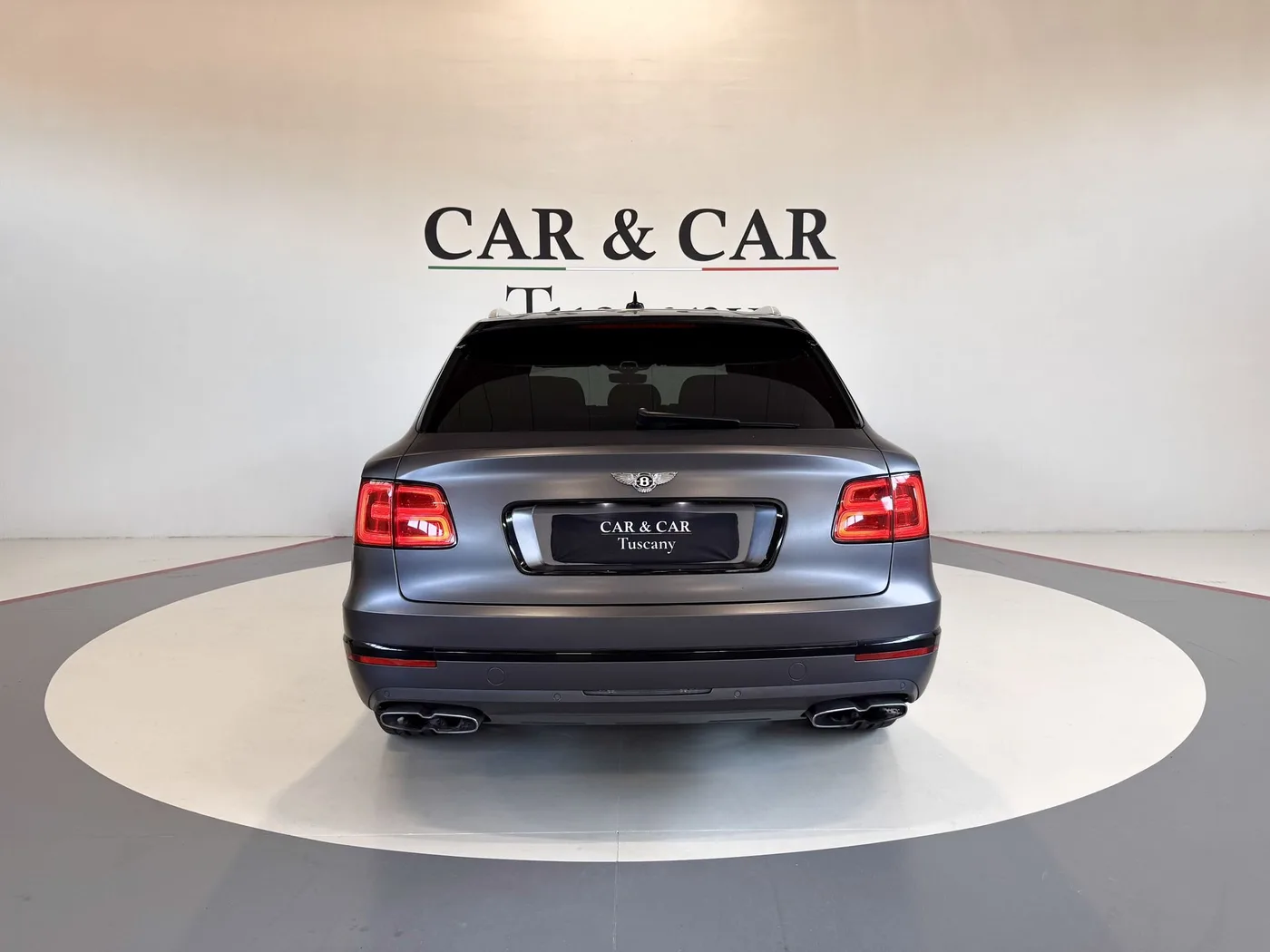 2019 Bentley Bentayga Hybrid offered by a specialist dealer in Lucca, Italy, photo 4 of 25