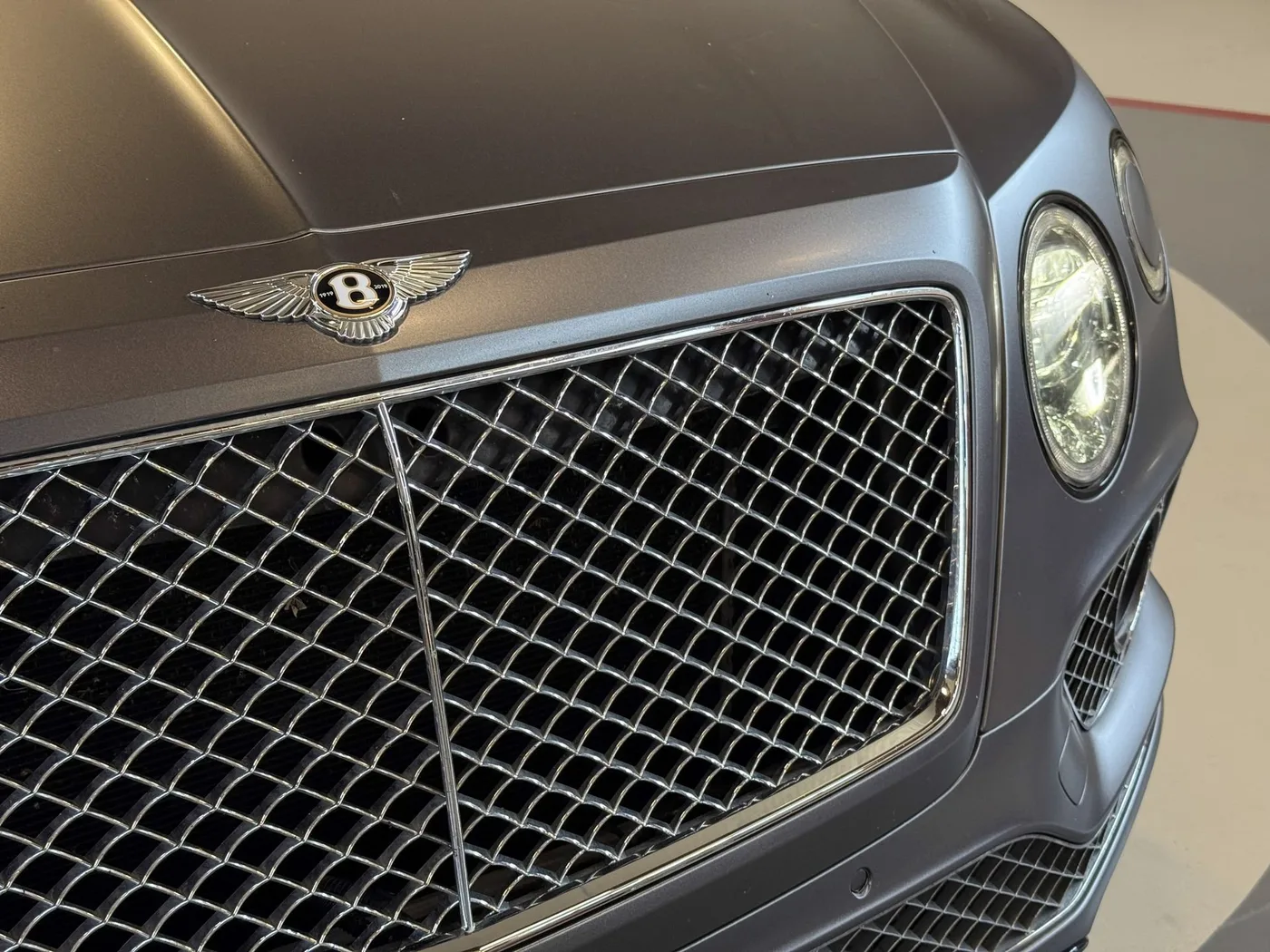 2019 Bentley Bentayga Hybrid offered by a specialist dealer in Lucca, Italy, photo 18 of 25