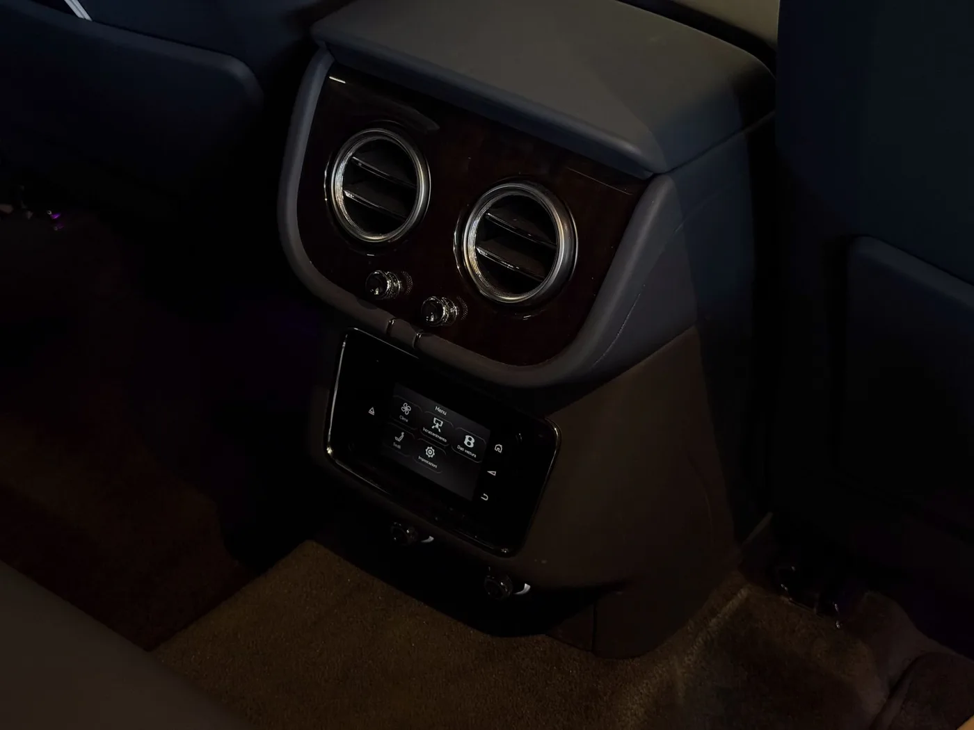 2019 Bentley Bentayga Hybrid offered by a specialist dealer in Lucca, Italy, photo 25 of 25