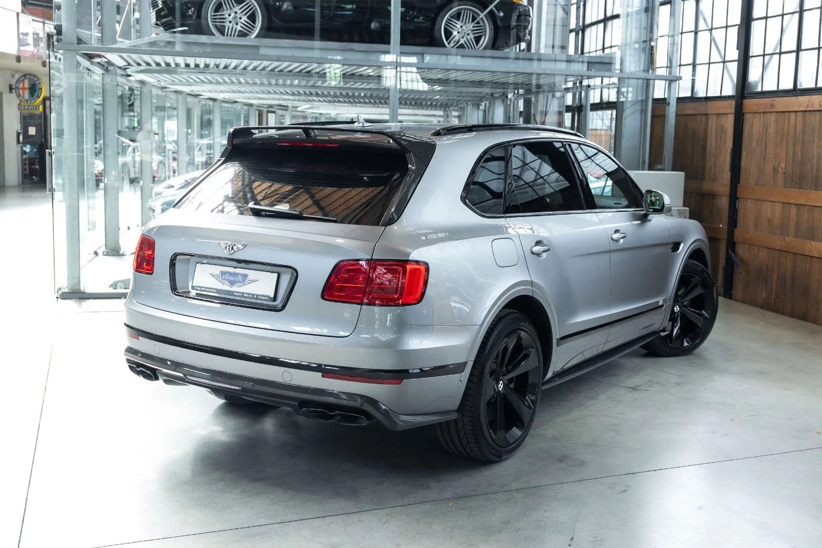 2019 Bentley Bentayga V8, 2/30