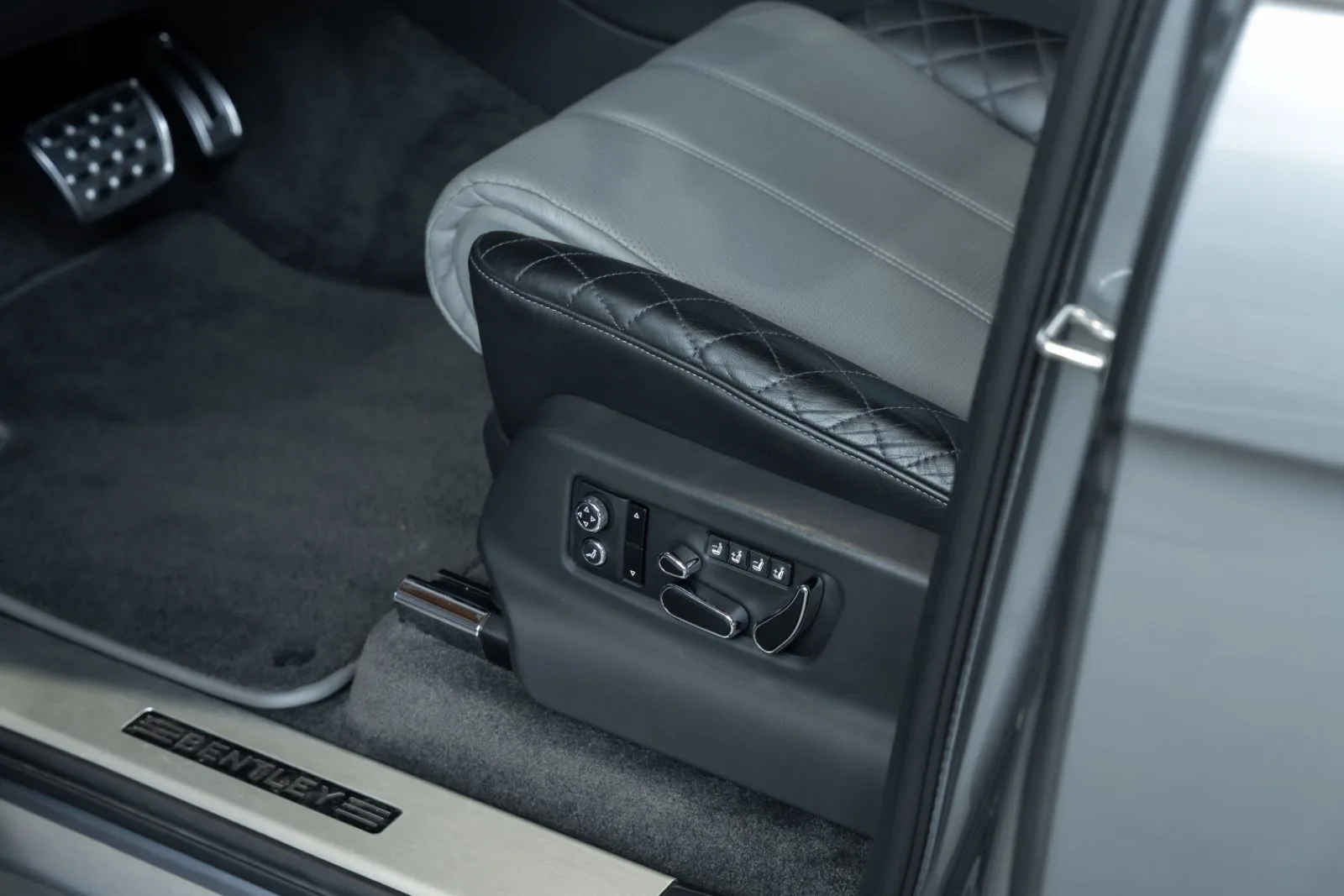 2019 Bentley Bentayga V8, 17/30