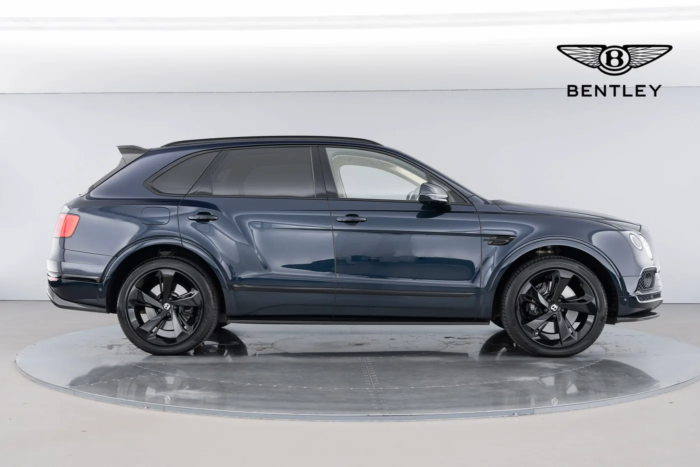 2019 Bentley Bentayga V8 offered by a franchised dealer group in Hatfield, United Kingdom, photo 3 of 25