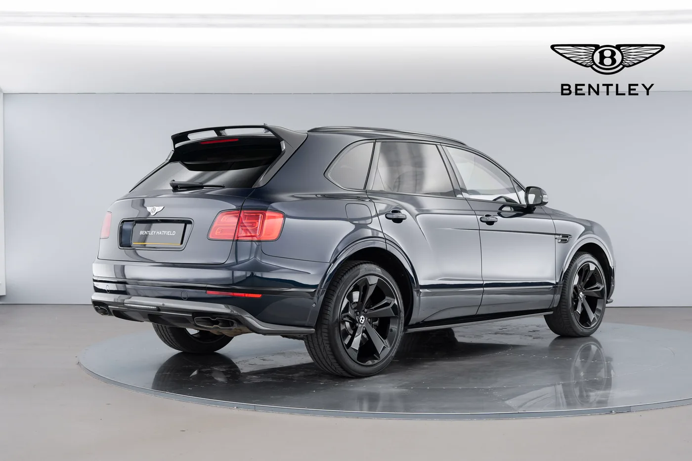 2019 Bentley Bentayga V8 offered by a franchised dealer group in Hatfield, United Kingdom, photo 4 of 25