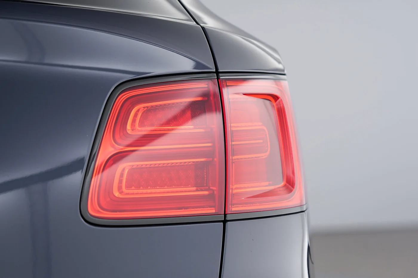 2019 Bentley Bentayga V8 offered by a franchised dealer group in Hatfield, United Kingdom, photo 13 of 25